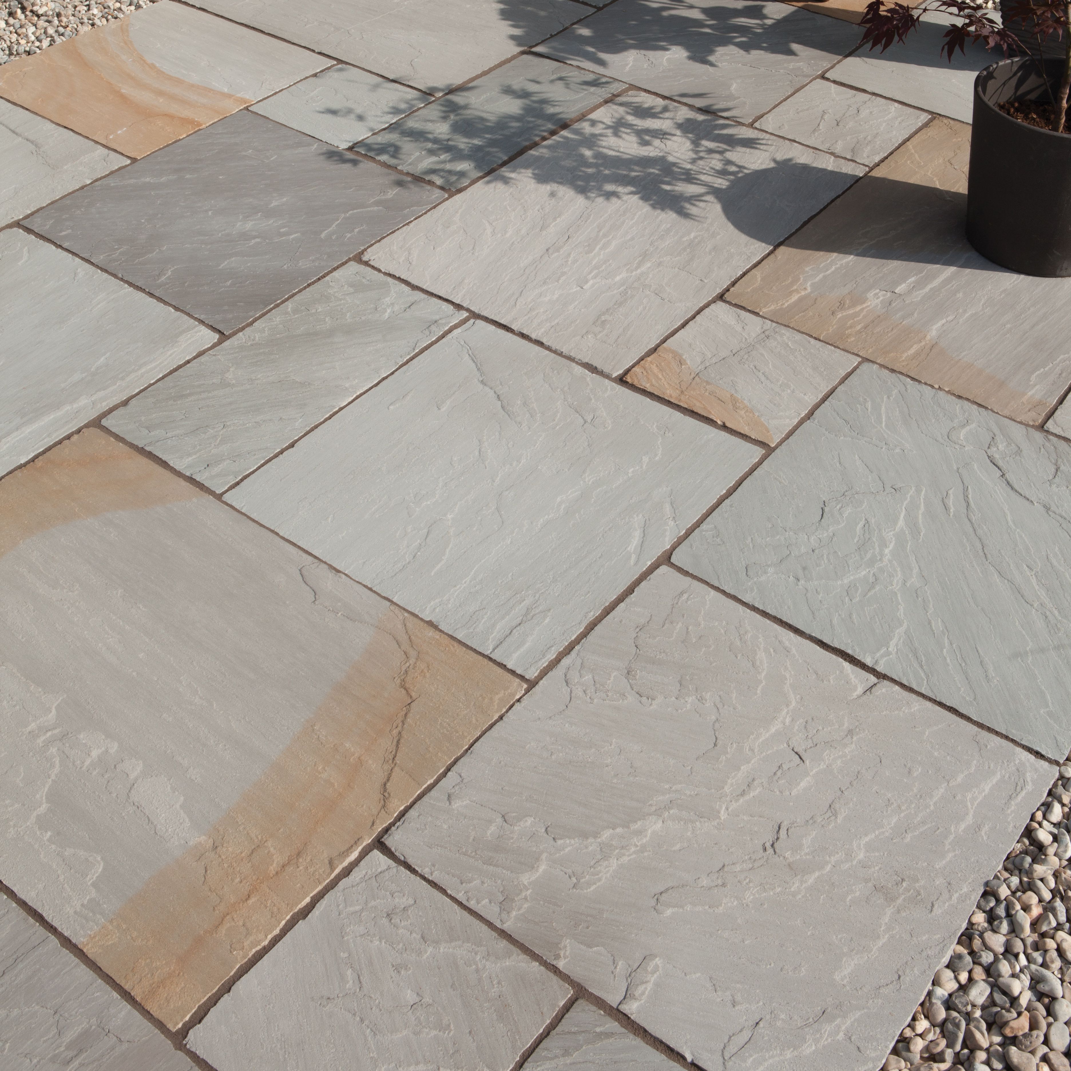 Bradstone Natural sandstone Rustic grey Sandstone Paving set, 19.52m² Pack of 65