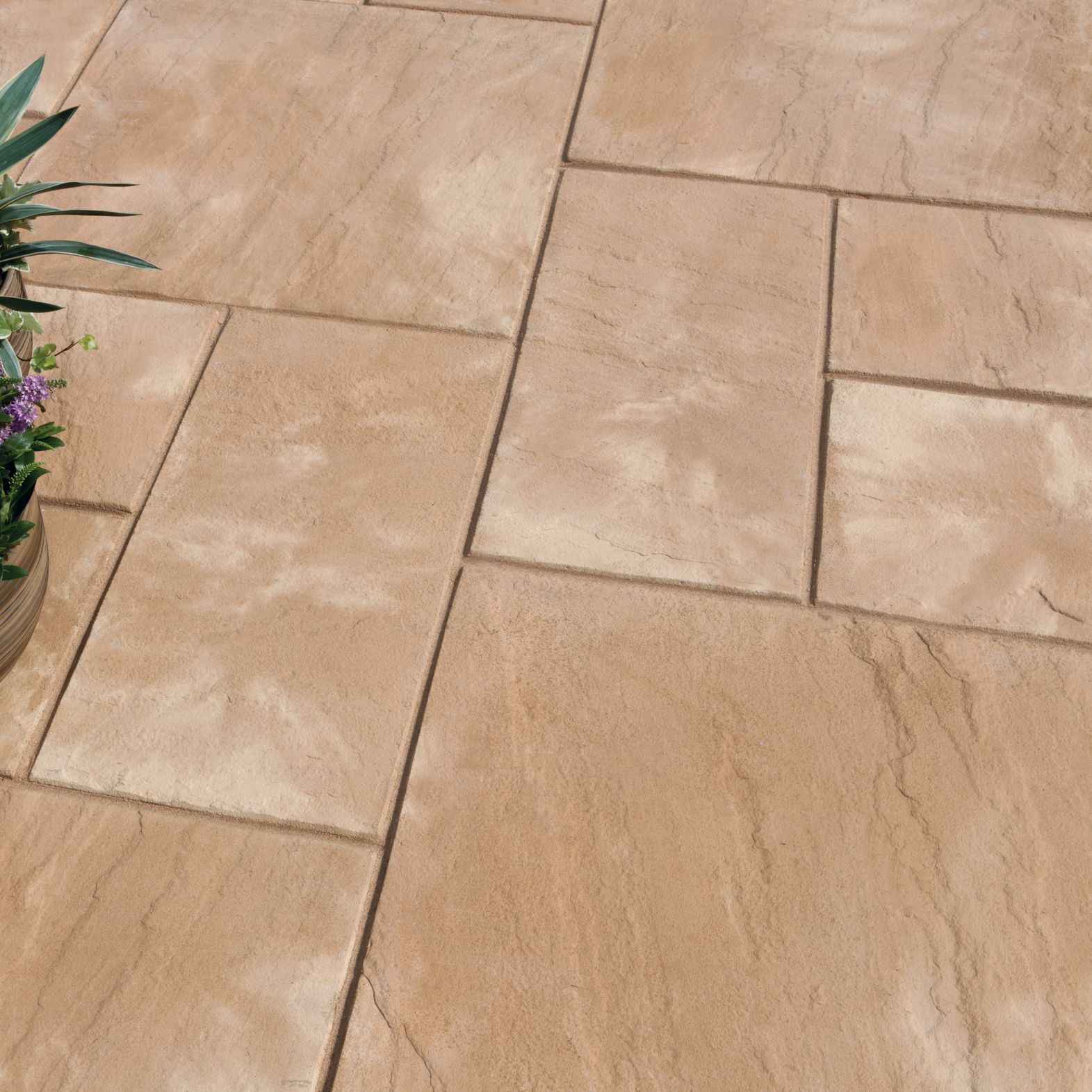 Bradstone Old riven Autumn cotswold Reconstituted stone Paving set, 5.25m² Pack of 23