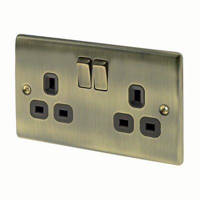 British General 13A Switched Socket