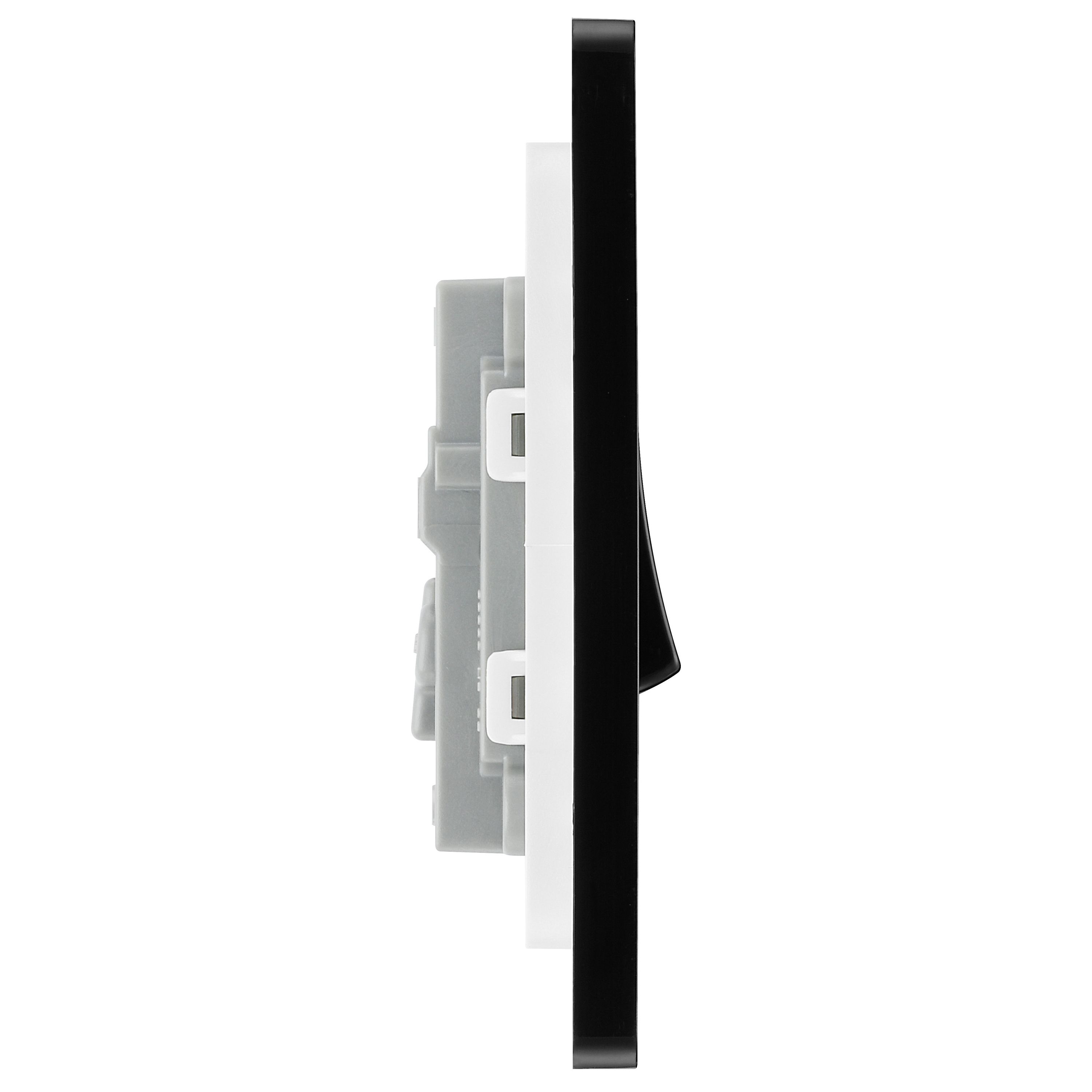 British General 20A Single 3 way Raised slim Screwless Intermediate switch Satin Brass effect - 6