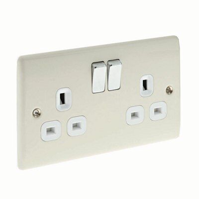 British General Cream 13A Switched Socket with White inserts