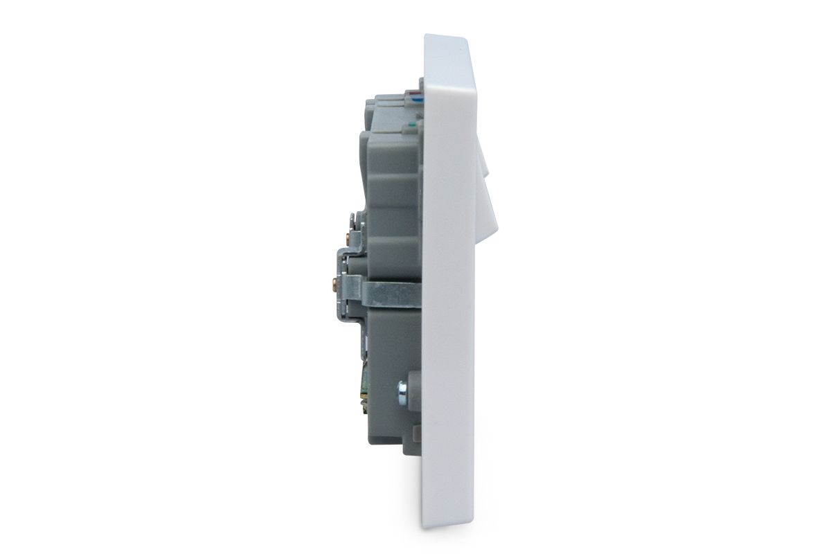 British General White Double USB socket, 2 x 2.1A USB