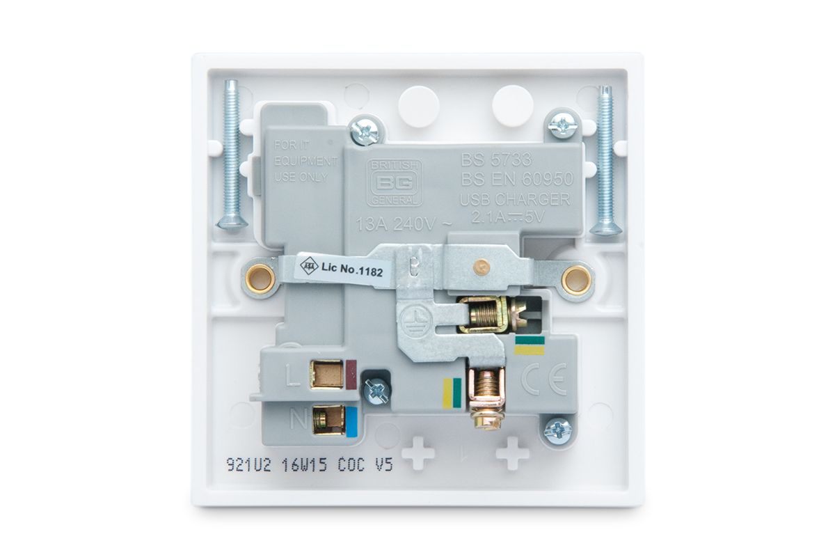 British General White Single USB socket, 2 x 2.1A USB