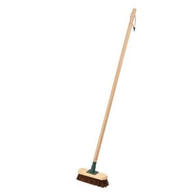 Burgon & Ball Straight Stiff Bassine Outdoor Scrubbing Decking & Outdoor areas Broom, (W)230mm