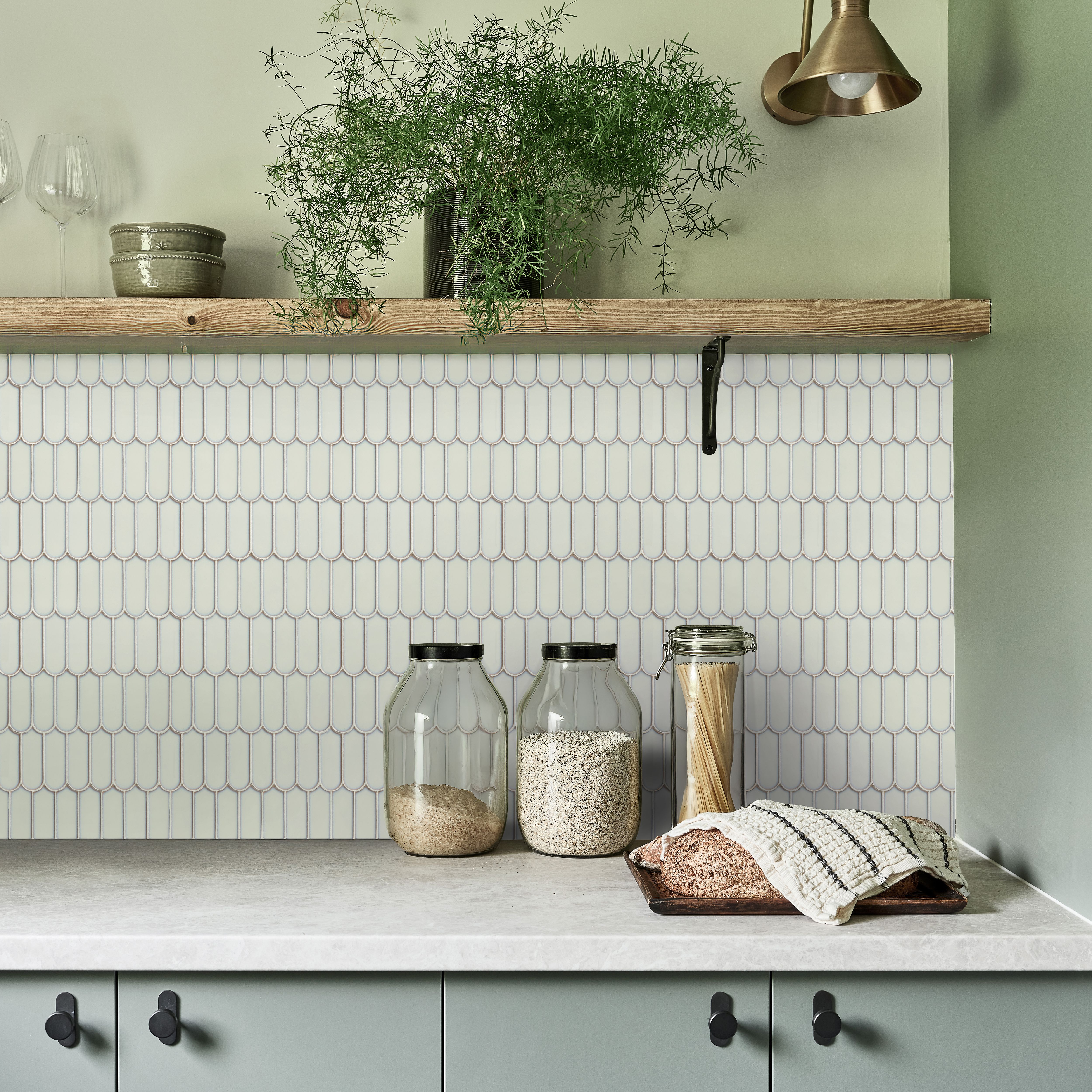 Ca’Pietra Portico White Gloss Feather Metallic effect Embossed Porcelain Indoor Wall tile, (L)296mm (W)280mm