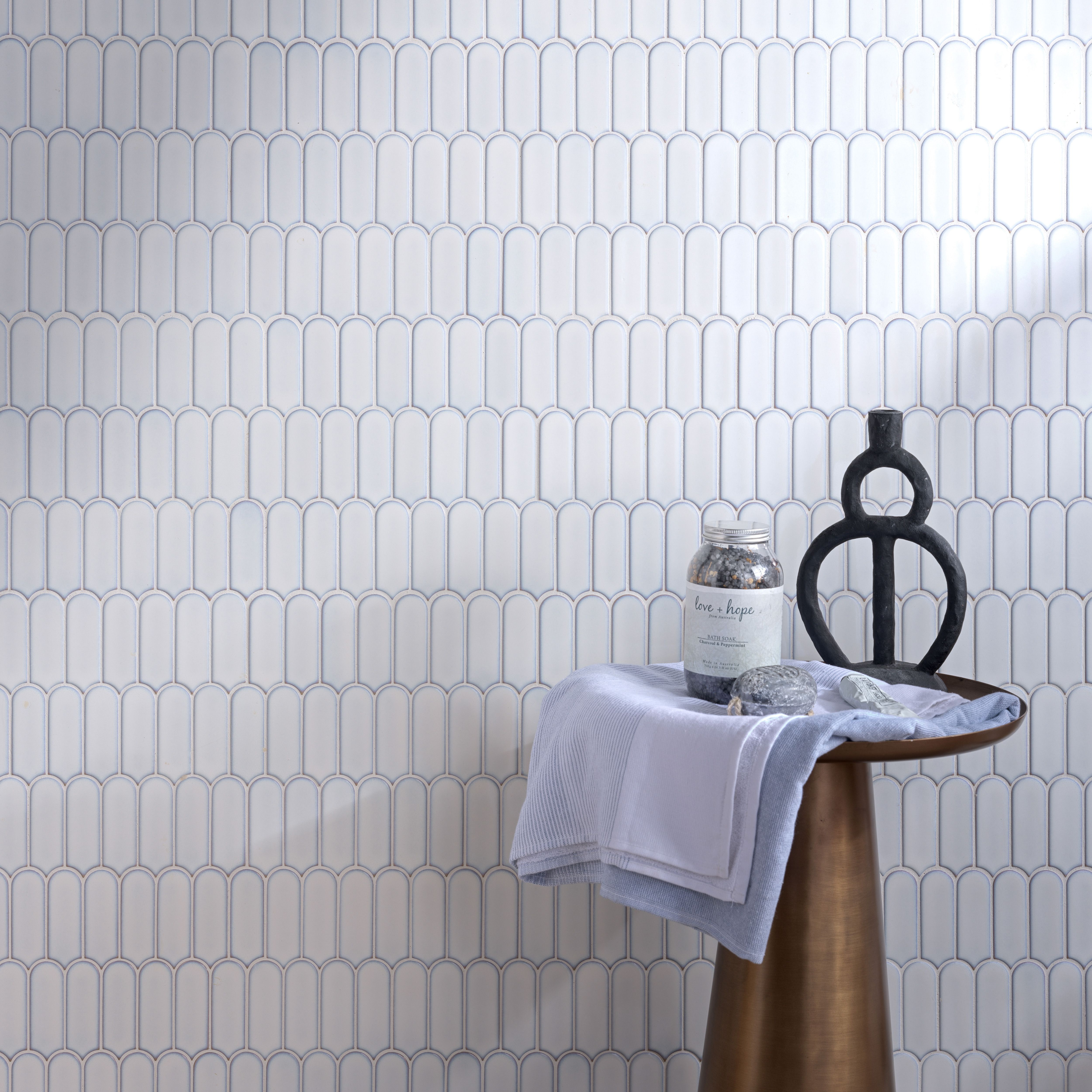 Ca’Pietra Portico White Gloss Feather Metallic effect Embossed Porcelain Indoor Wall tile, (L)296mm (W)280mm