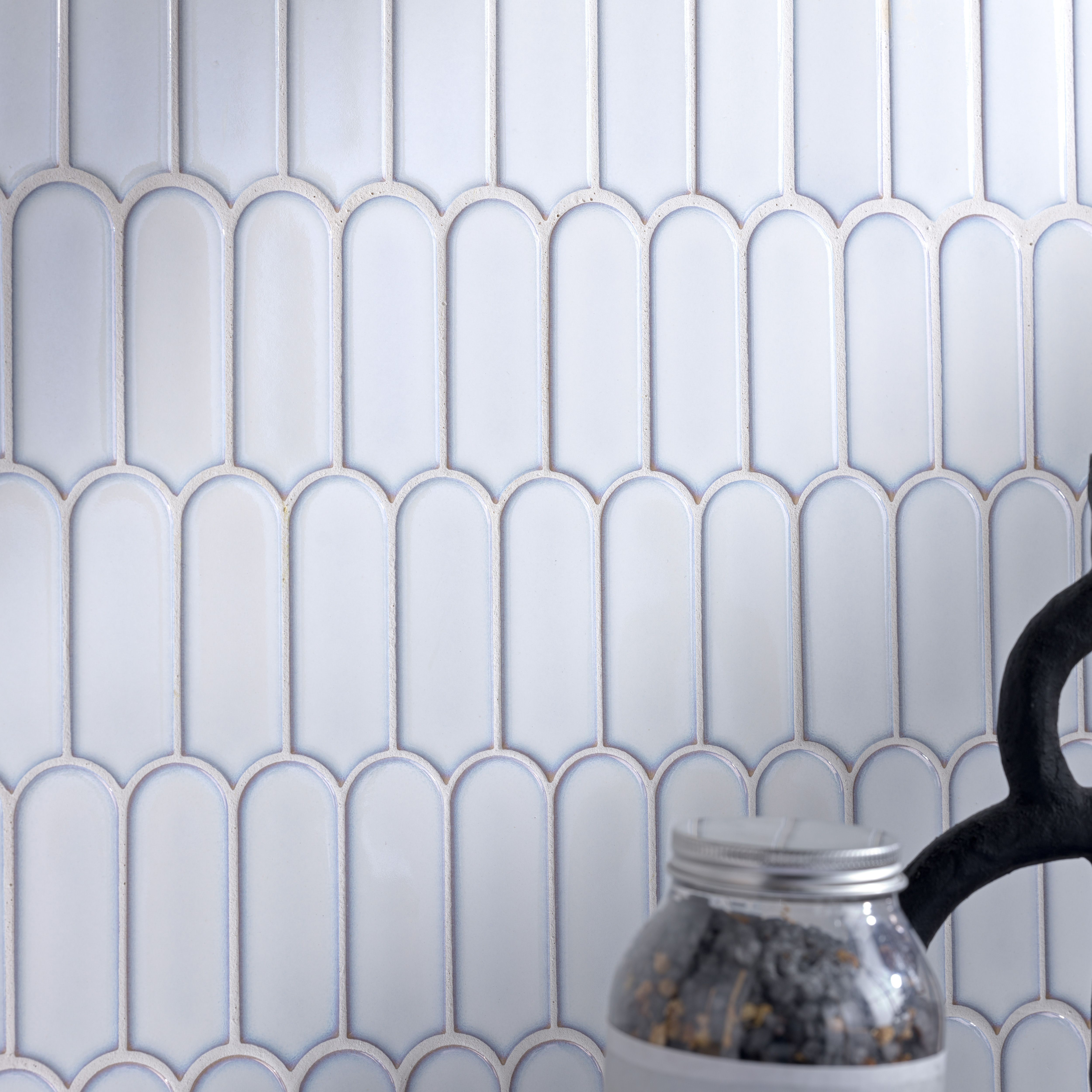 Ca’Pietra Portico White Gloss Feather Metallic effect Embossed Porcelain Indoor Wall tile, (L)296mm (W)280mm
