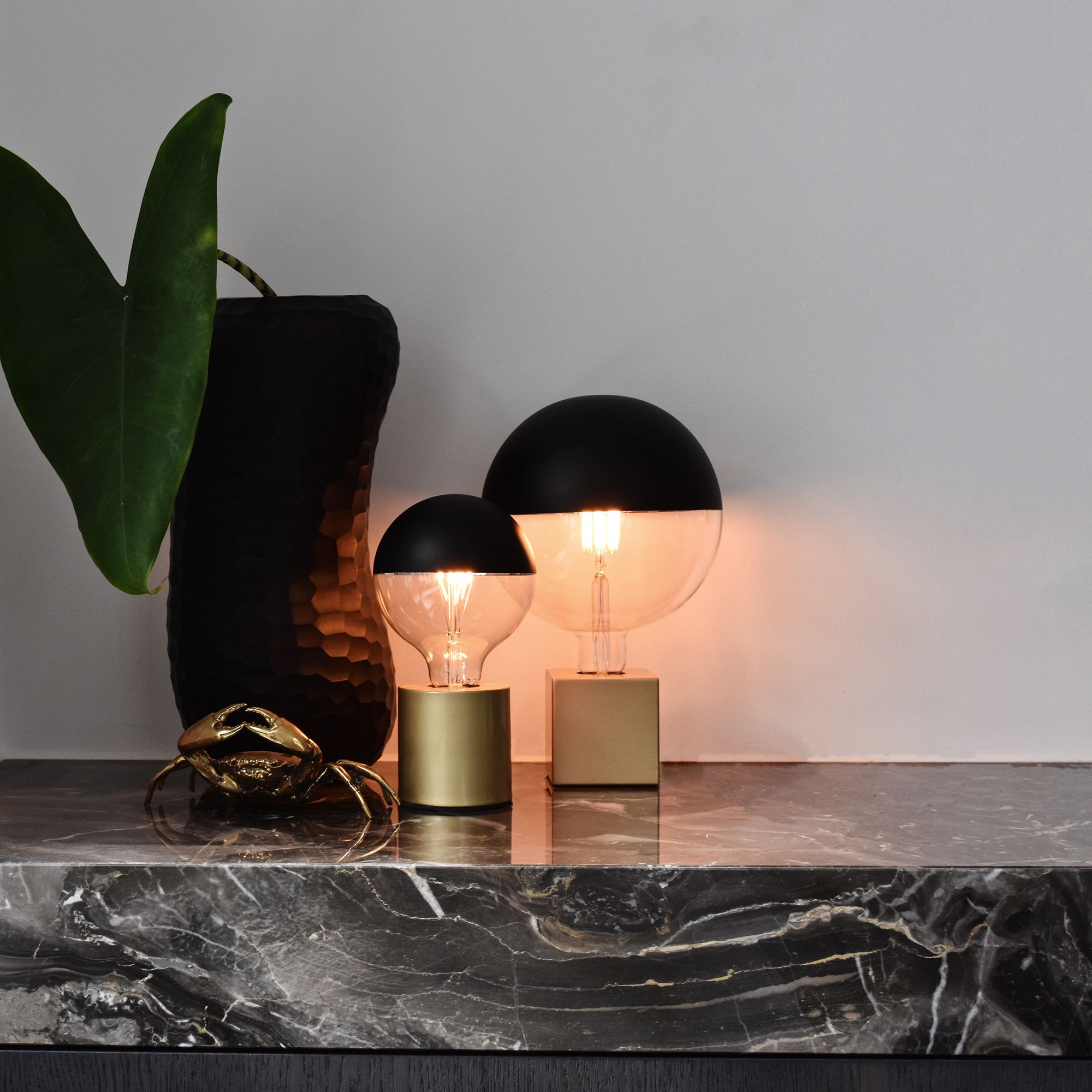 CALEX Mirror top E27 4W 200lm Black & clear Globe Warm white LED Dimmable Filament Light bulb