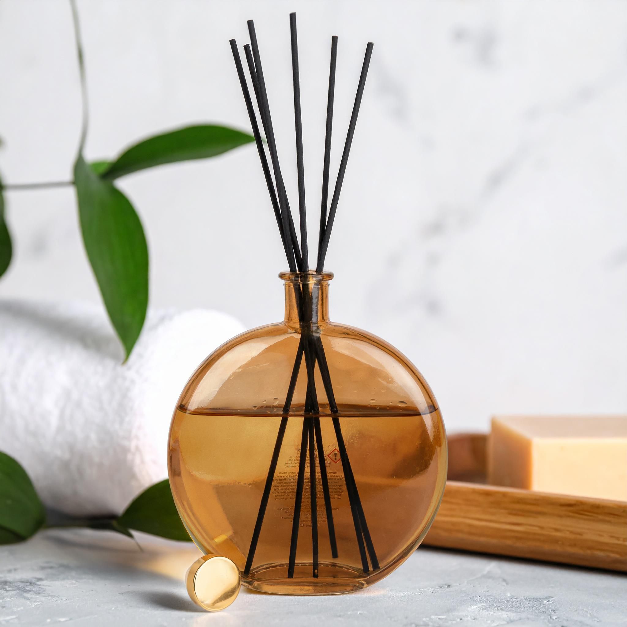 Candlelight Amber Oval Japanese incense & amber Reed diffuser, 500ml