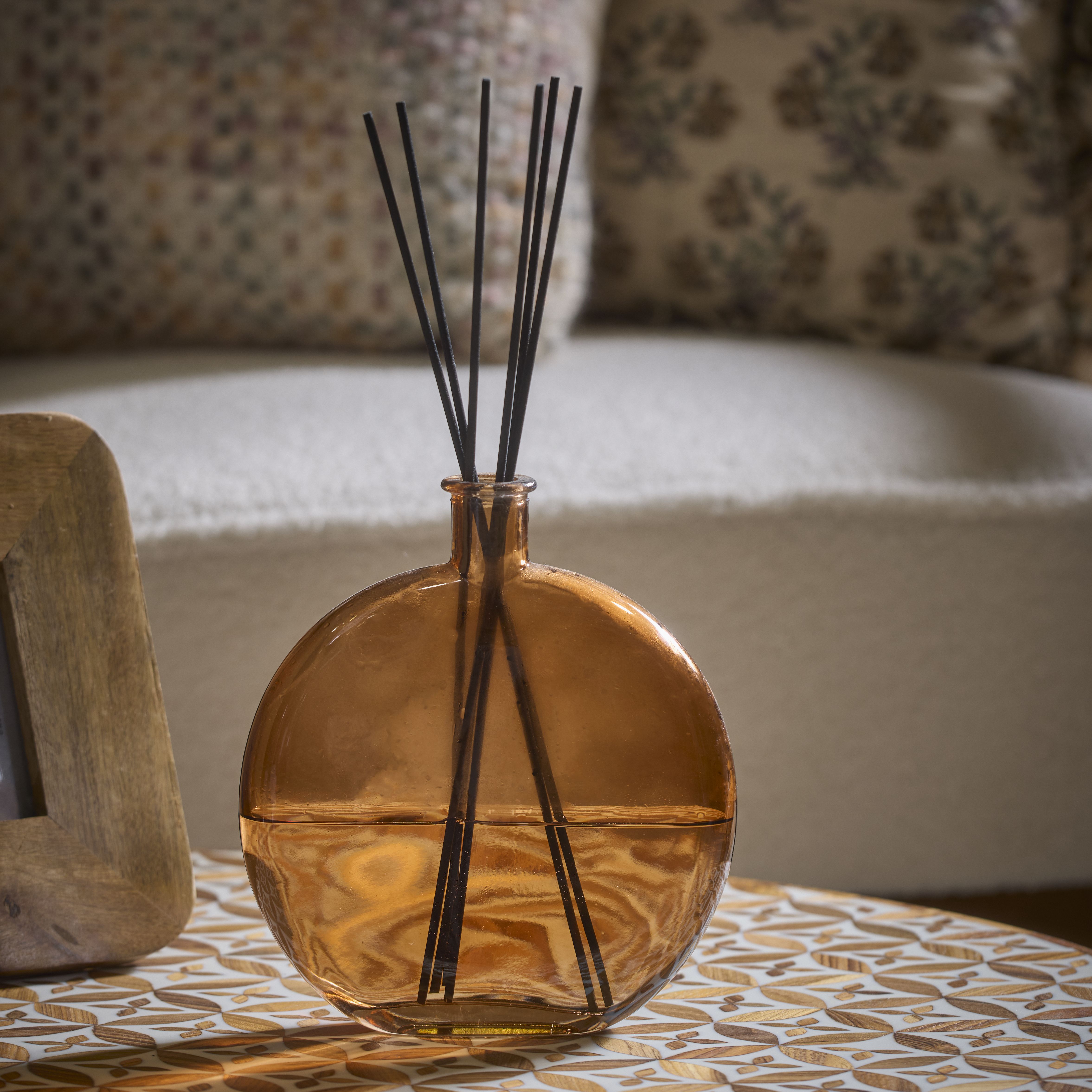 Candlelight Amber Oval Japanese incense & amber Reed diffuser, 500ml