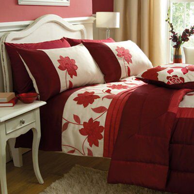 Chartwell Annabel Floral Red Double Bedding set | DIY at B&Q