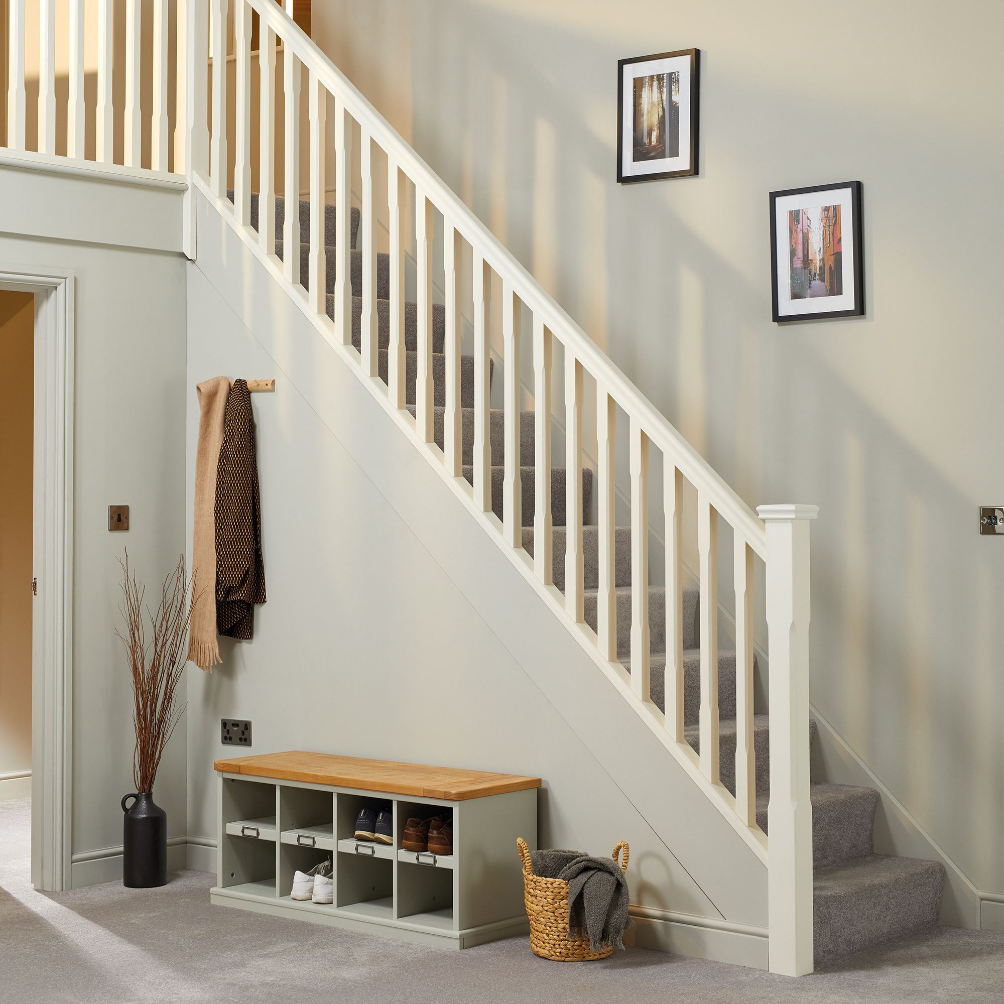 Cheshire Mouldings Stop chamfer White Pine Spindle (H)895mm (W)32mm