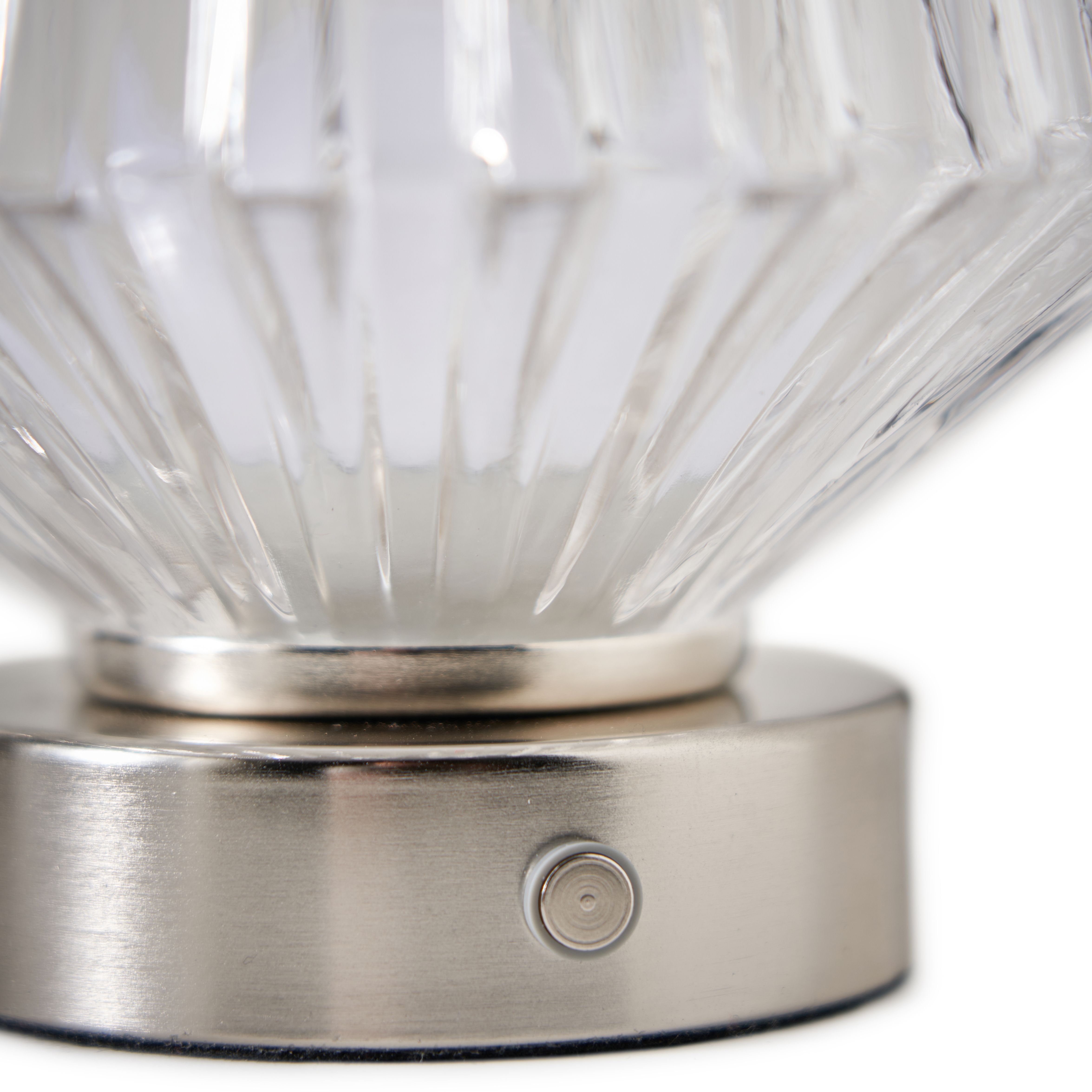 Clear LED Battery-powered Ribbed Table lamp