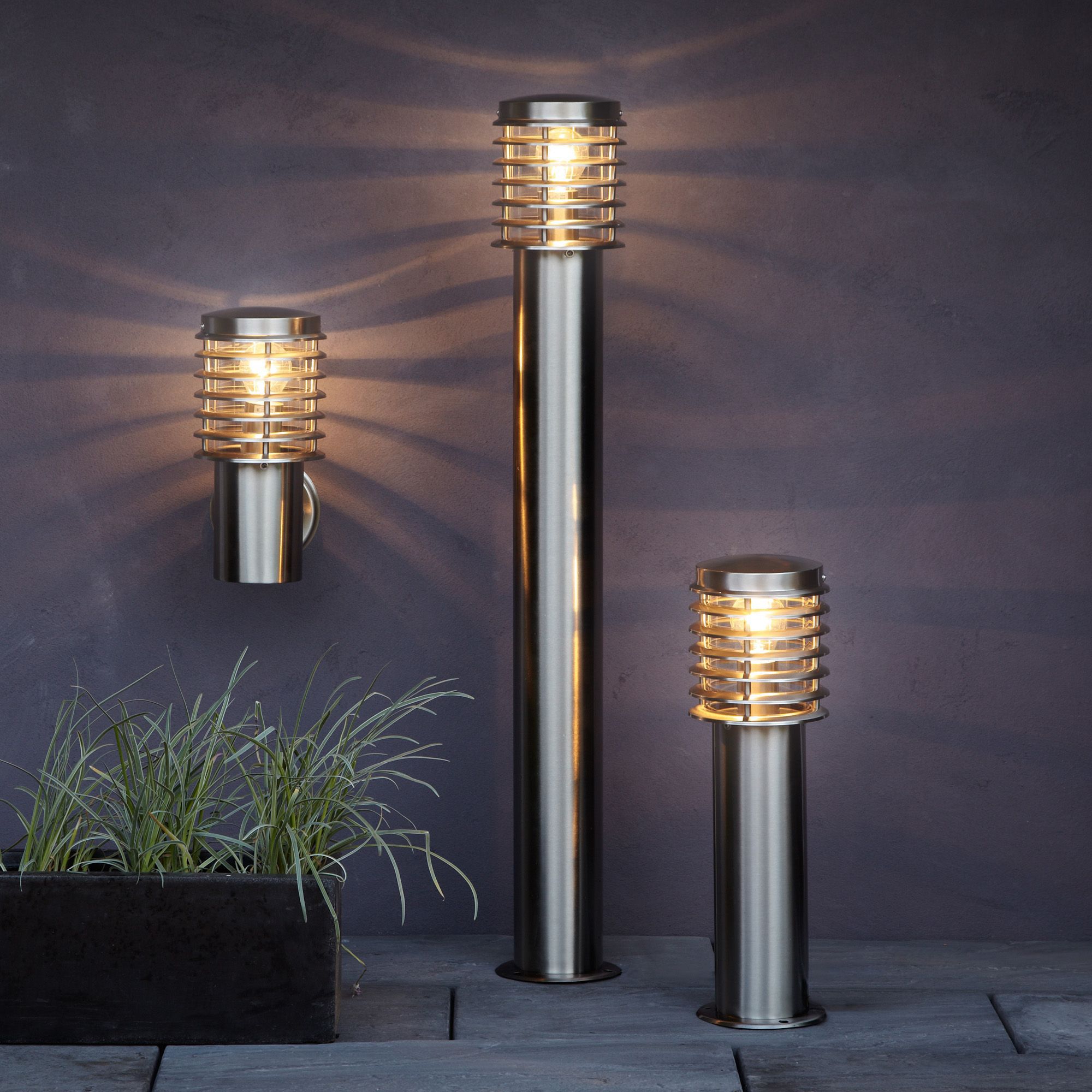 Clipper Stainless steel effect Mains-powered Outdoor Wall light