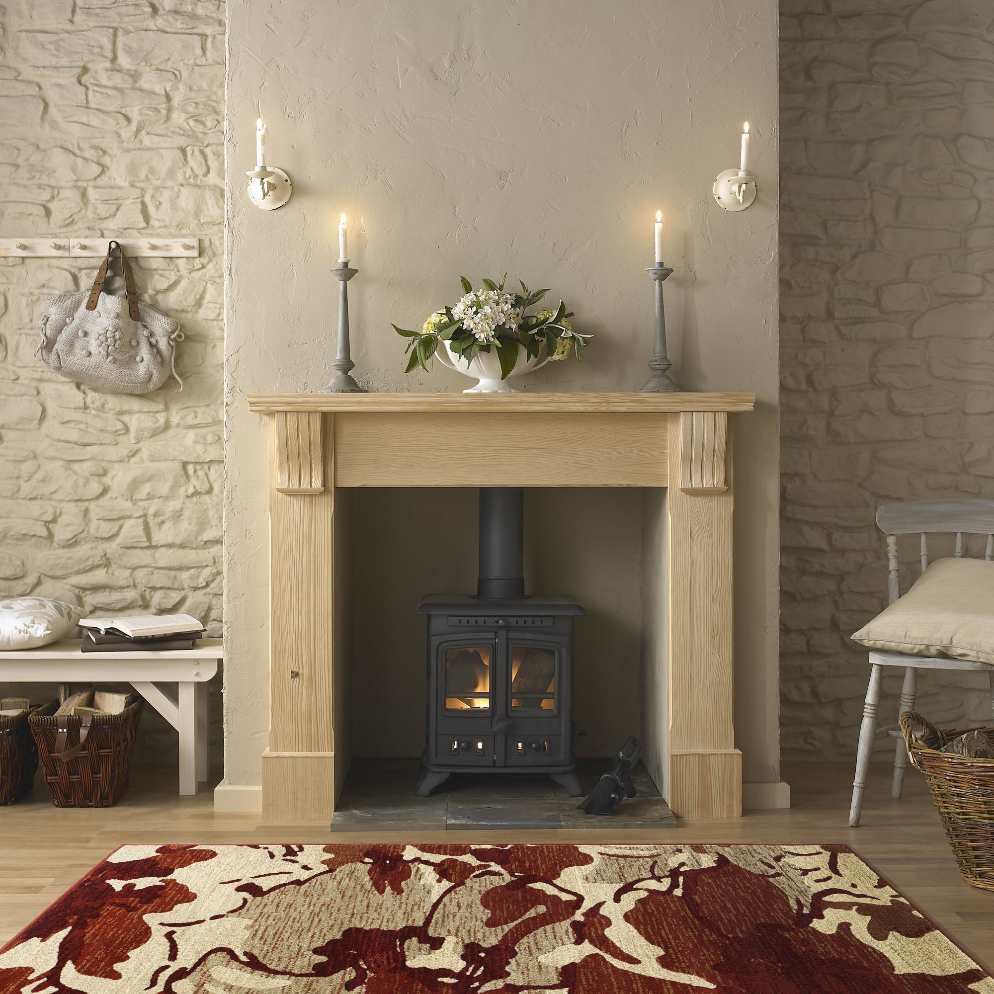 Colours Antonia Beige & red Floral Medium Rug, (L)170cm x (W)120cm