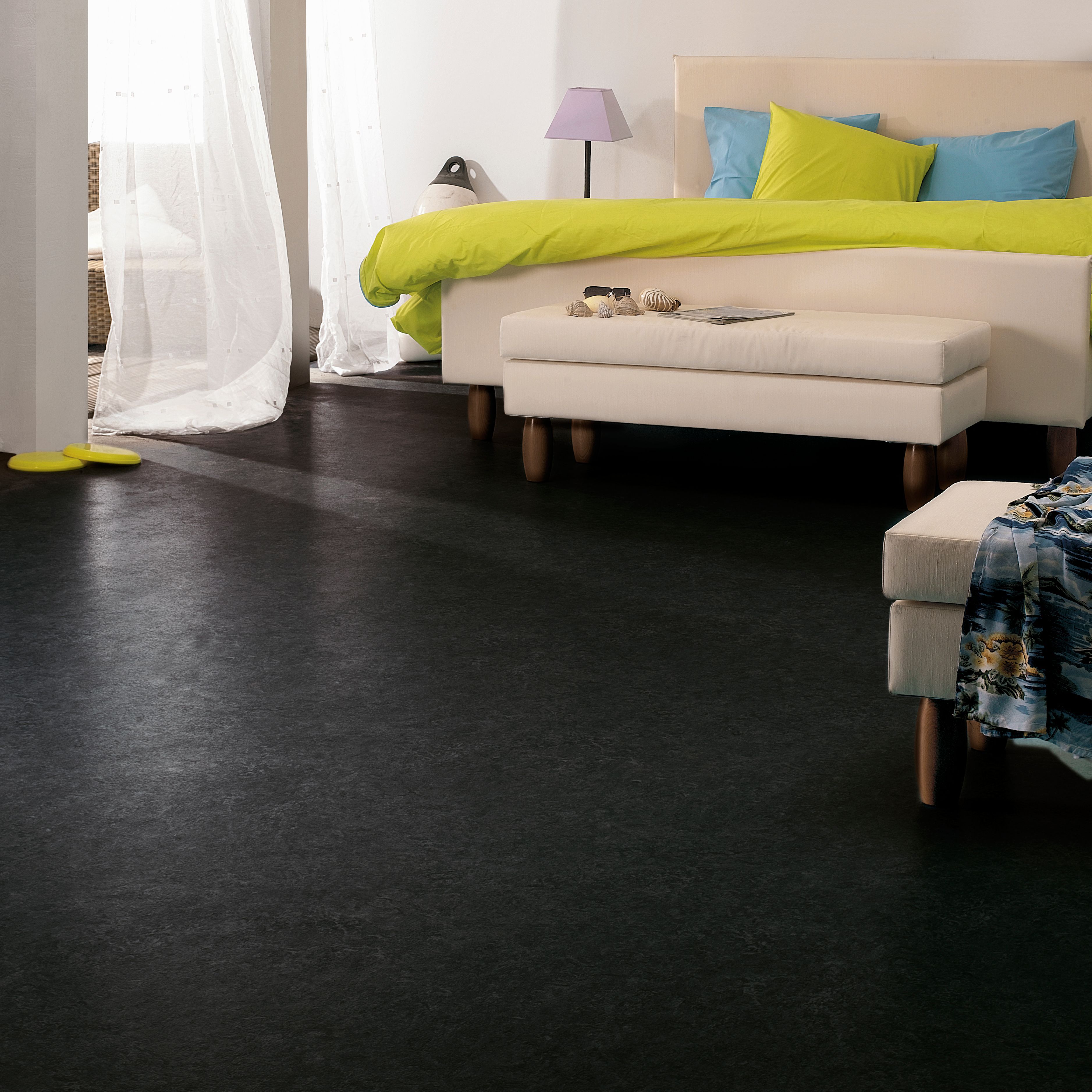 Colours Dizi Black Marble effect Vinyl flooring, 6m²