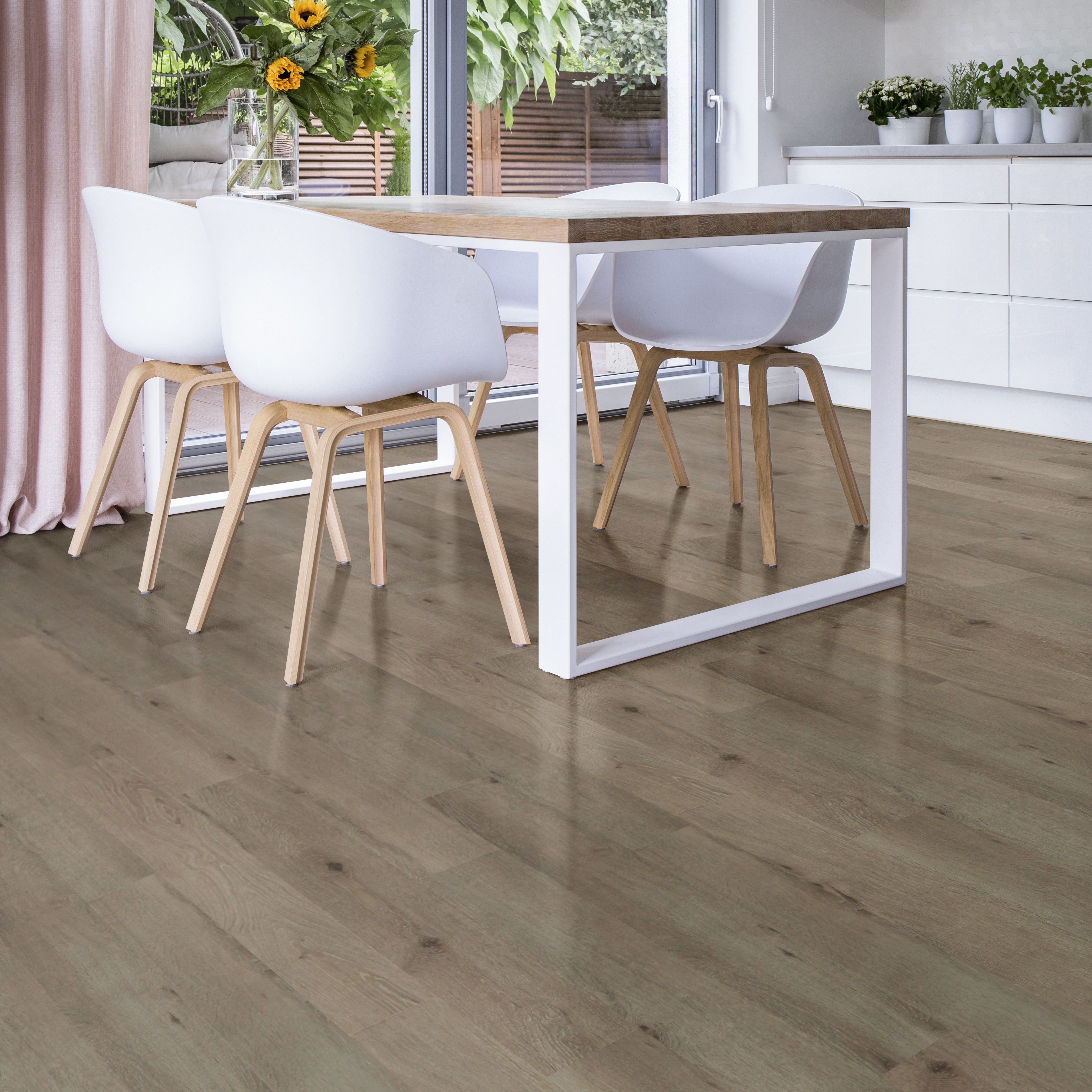 B&q laminate deals flooring clearance