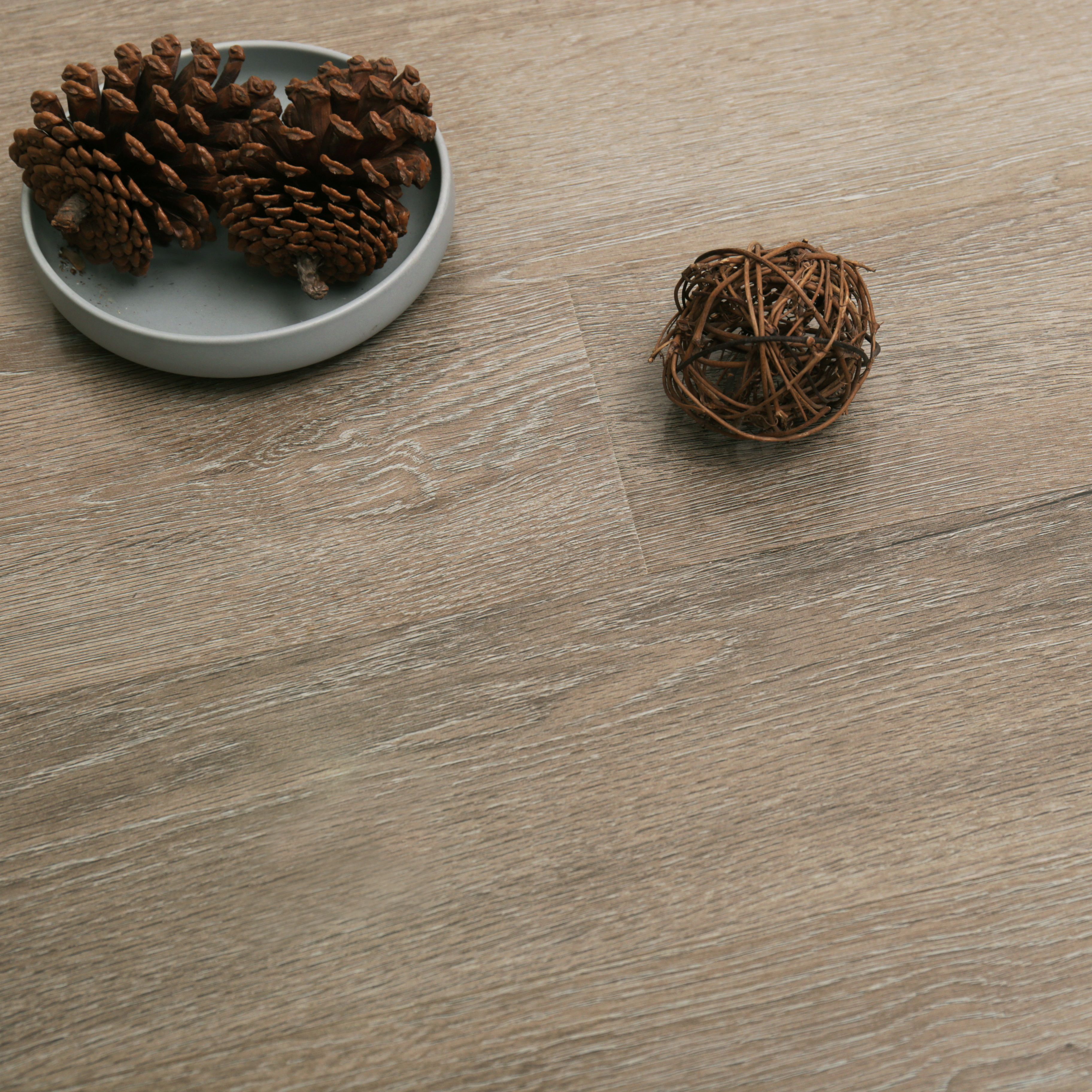 Dolce Wood planks Oak effect Smooth Laminate Flooring 1.19m²