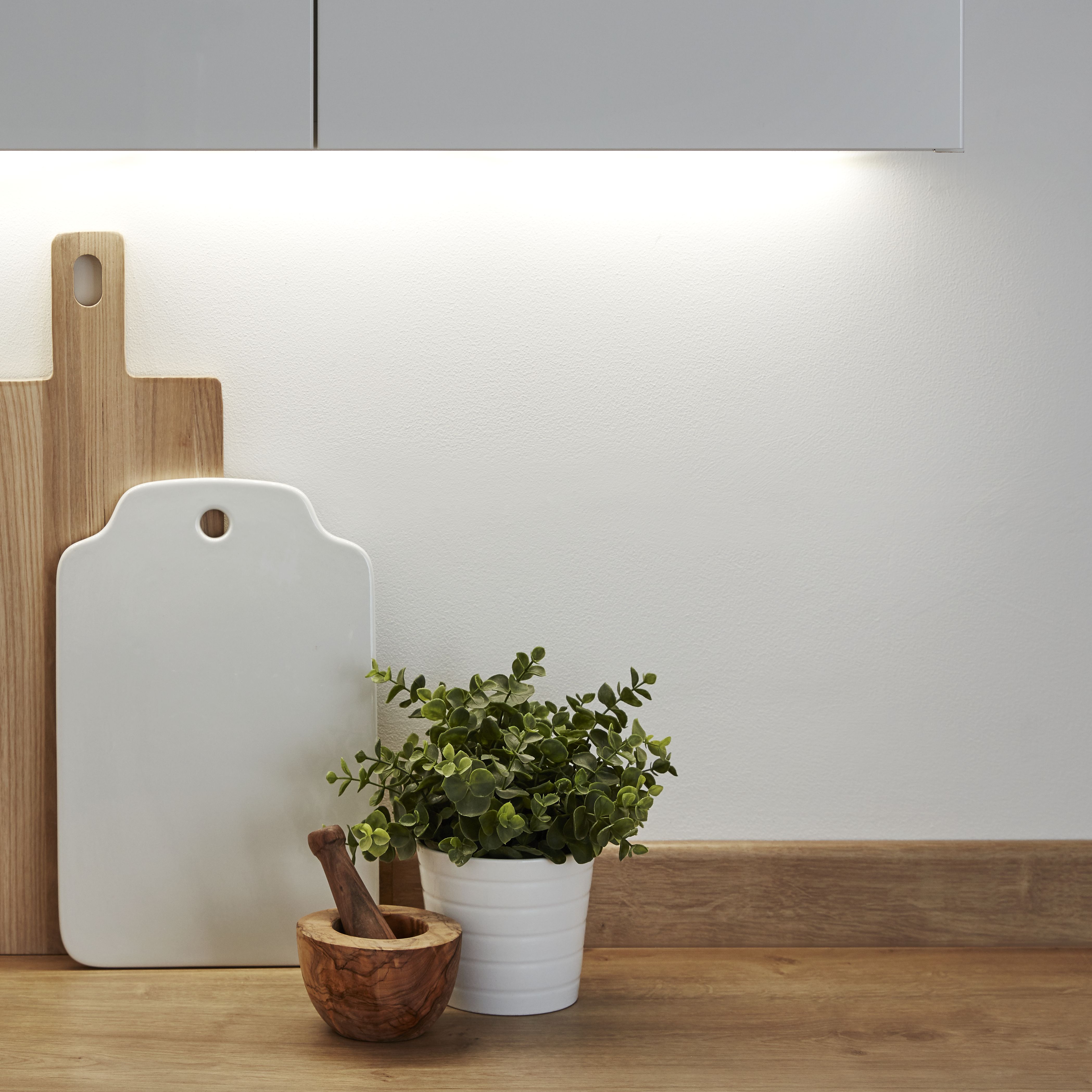 Colours Donny Clear Mains-powered LED Neutral white Under cabinet light IP20 (L)320mm (W)8.5mm, Pack of 3
