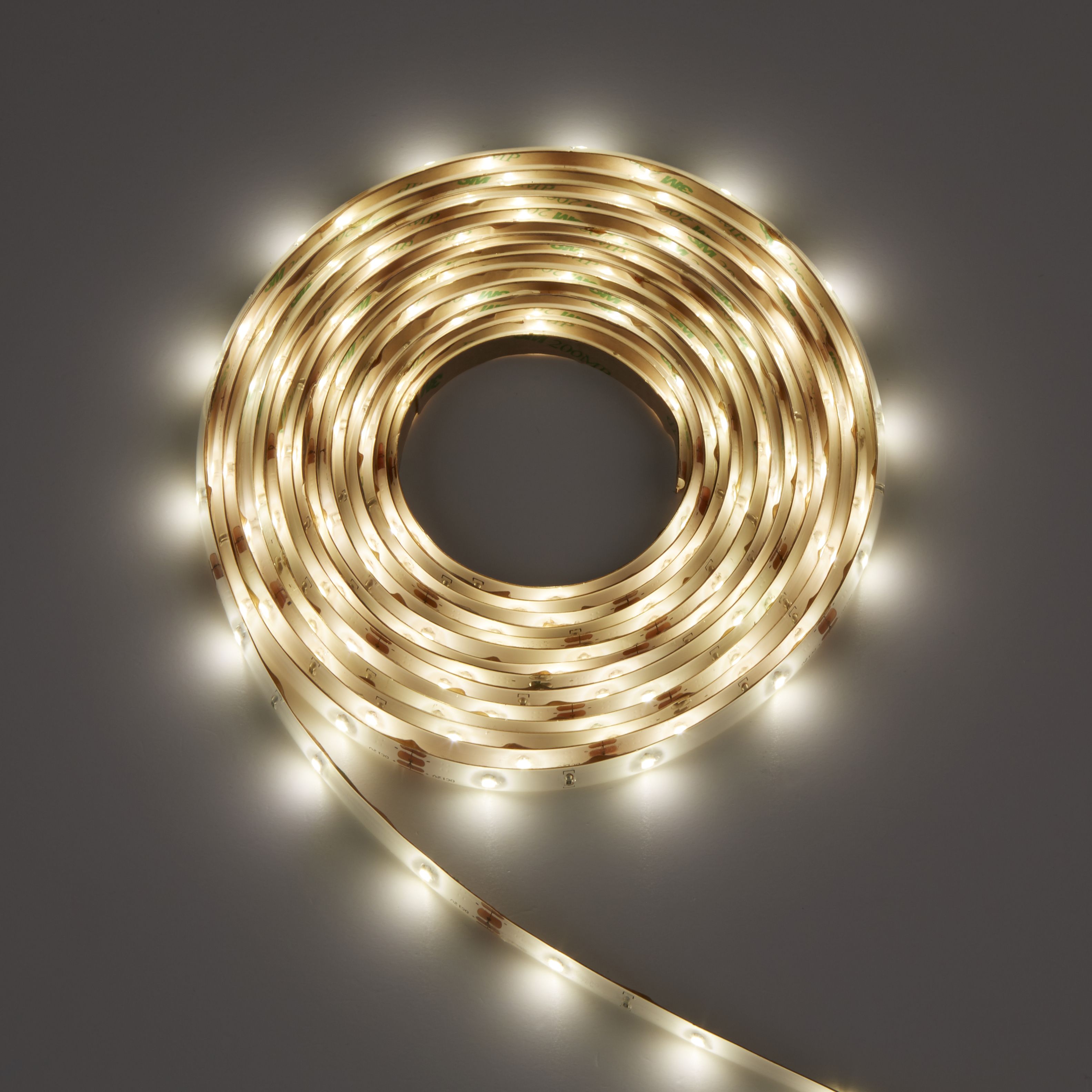 Colours Driggs Mains-powered White LED Strip light starter kit IP20 400lm (L)5m