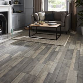 Colours Dunwich Greige Oak effect Laminate Flooring, 2.158m²