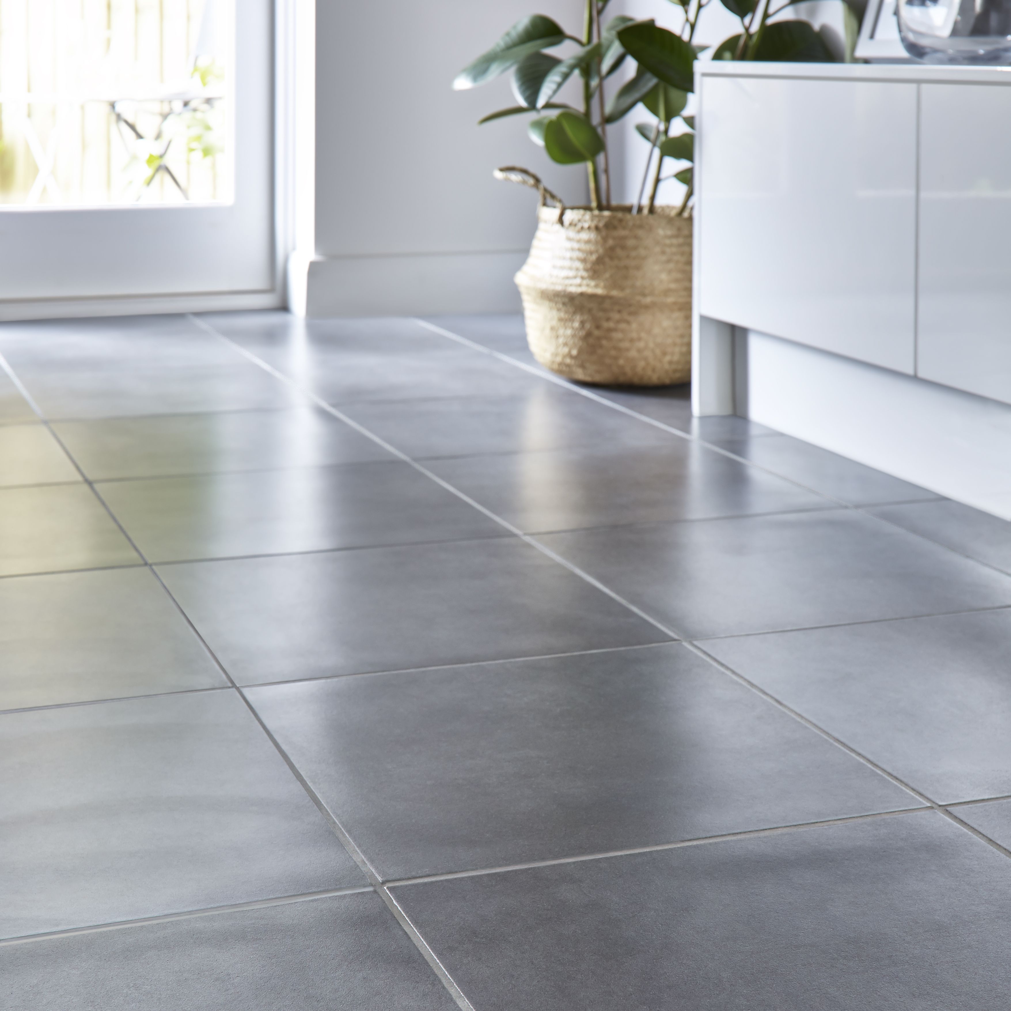 Colours Konkrete Anthracite Matt Concrete effect Porcelain Indoor Wall & floor tile, Pack of 4, (L)616mm (W)616mm