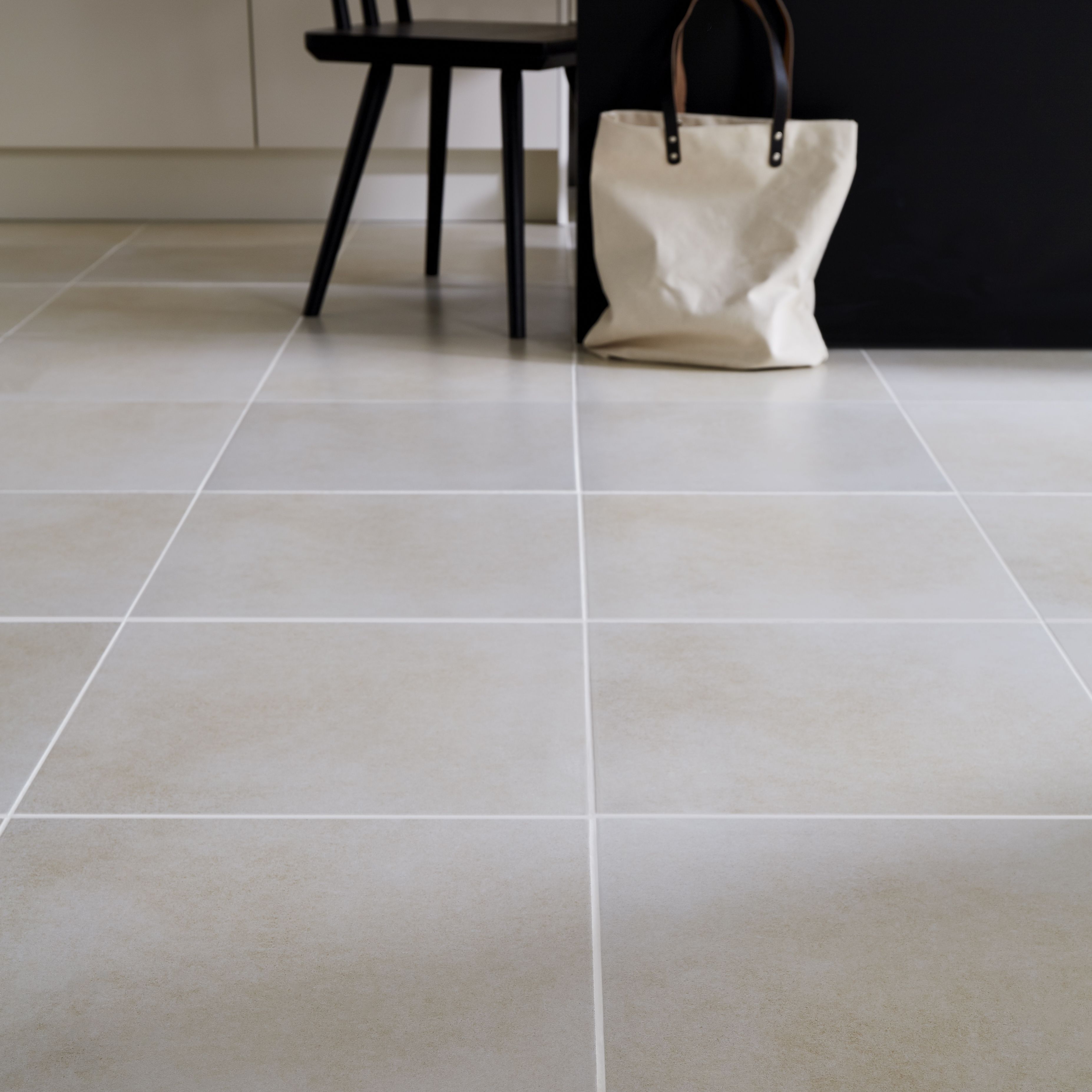 Colours Konkrete Ivory Matt Concrete effect Porcelain Indoor Wall & floor tile, (L)616mm (W)616mm, 1.52m²