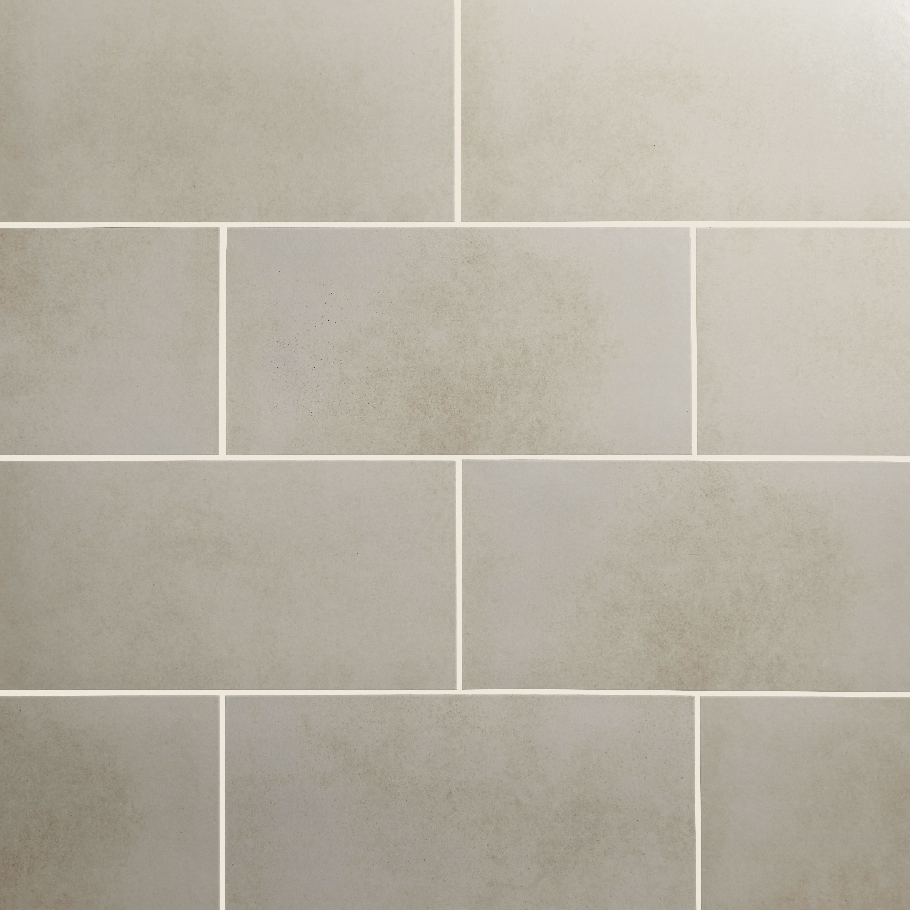 Colours Konkrete Ivory Matt Modern Concrete effect Porcelain Indoor Wall & floor tile, Pack of 8, (L)307mm (W)617mm