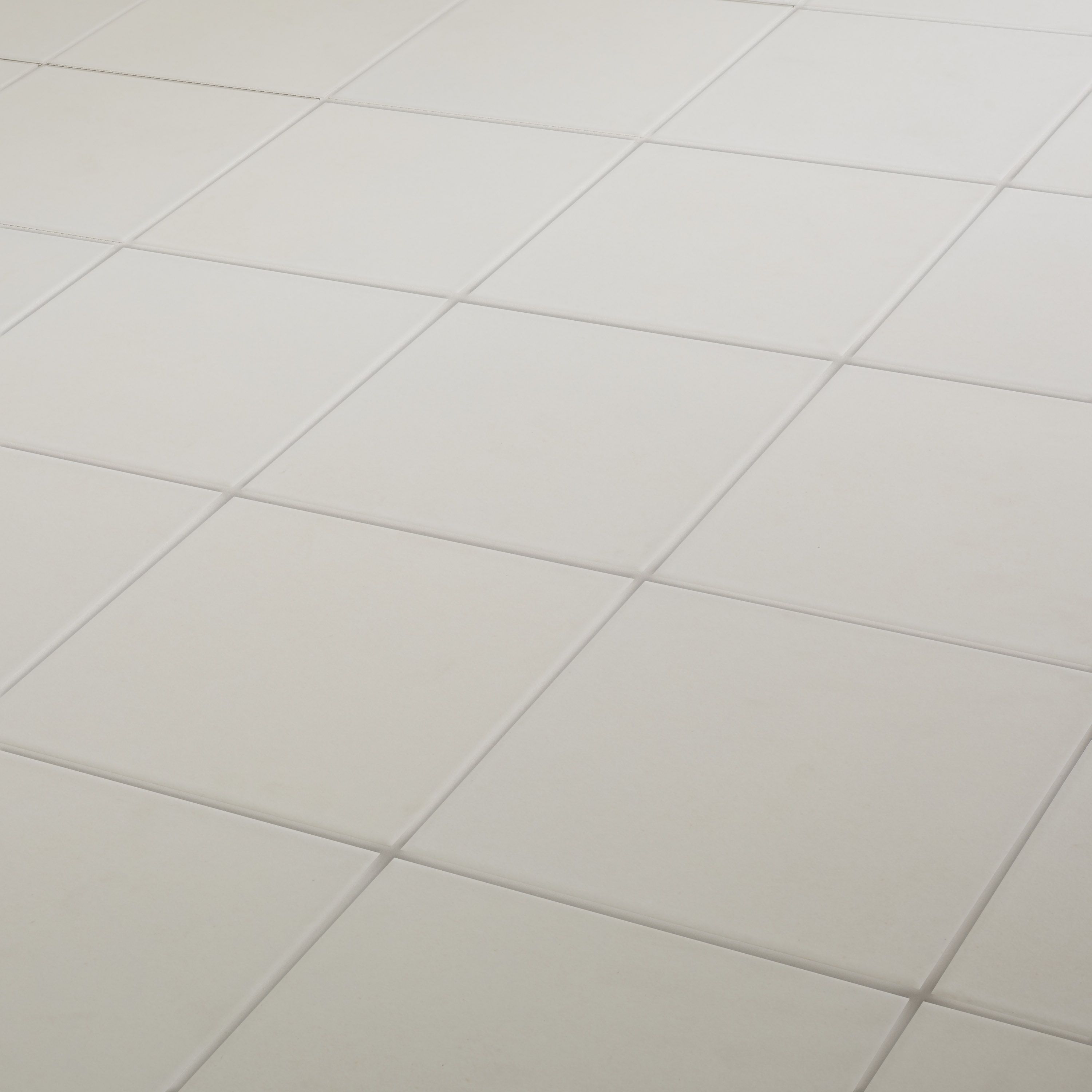 Colours Konkrete White Matt Stone effect Porcelain Indoor Wall & floor Tile, (L)200mm (W)200mm, 1.36m²