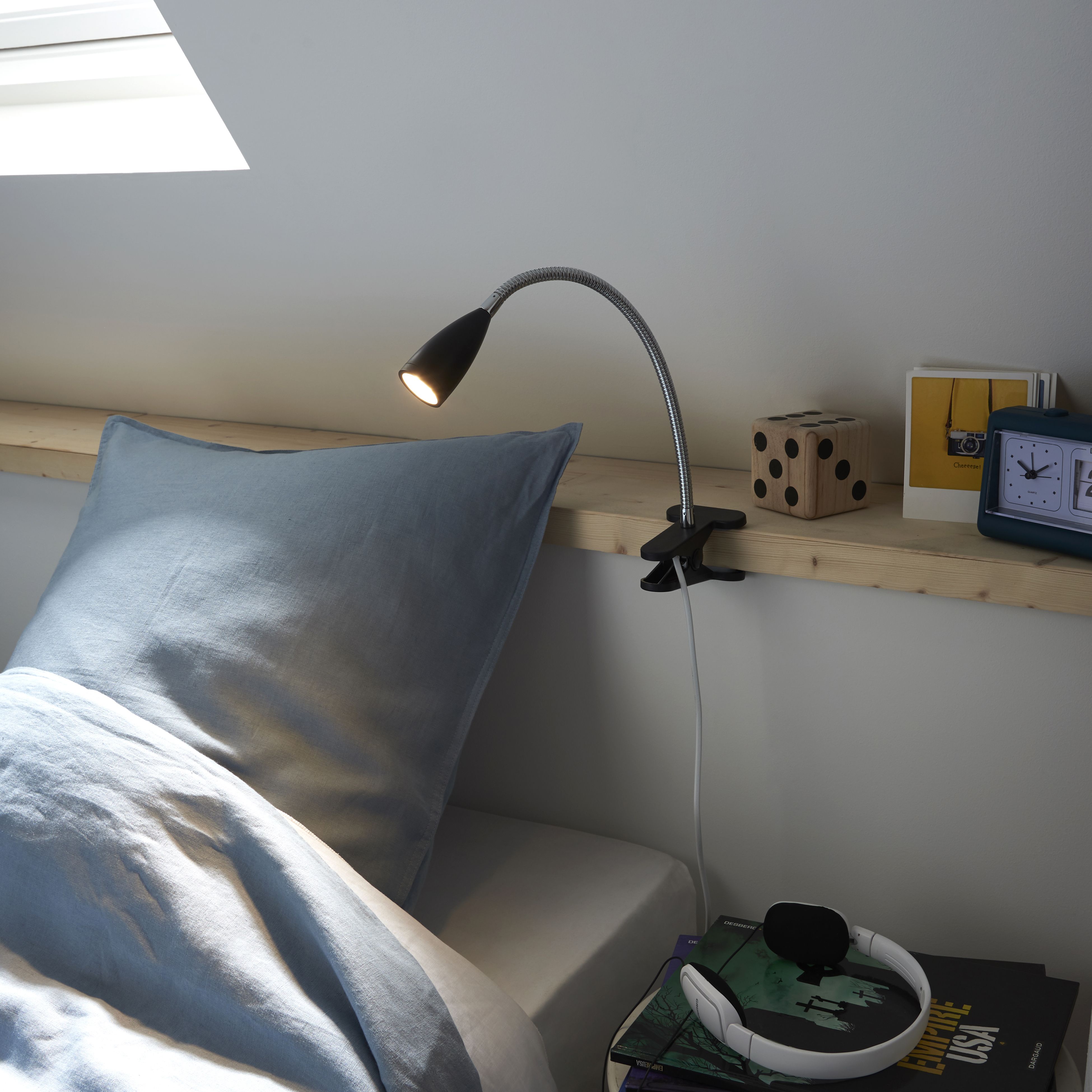 Clip on outlet bed lamp