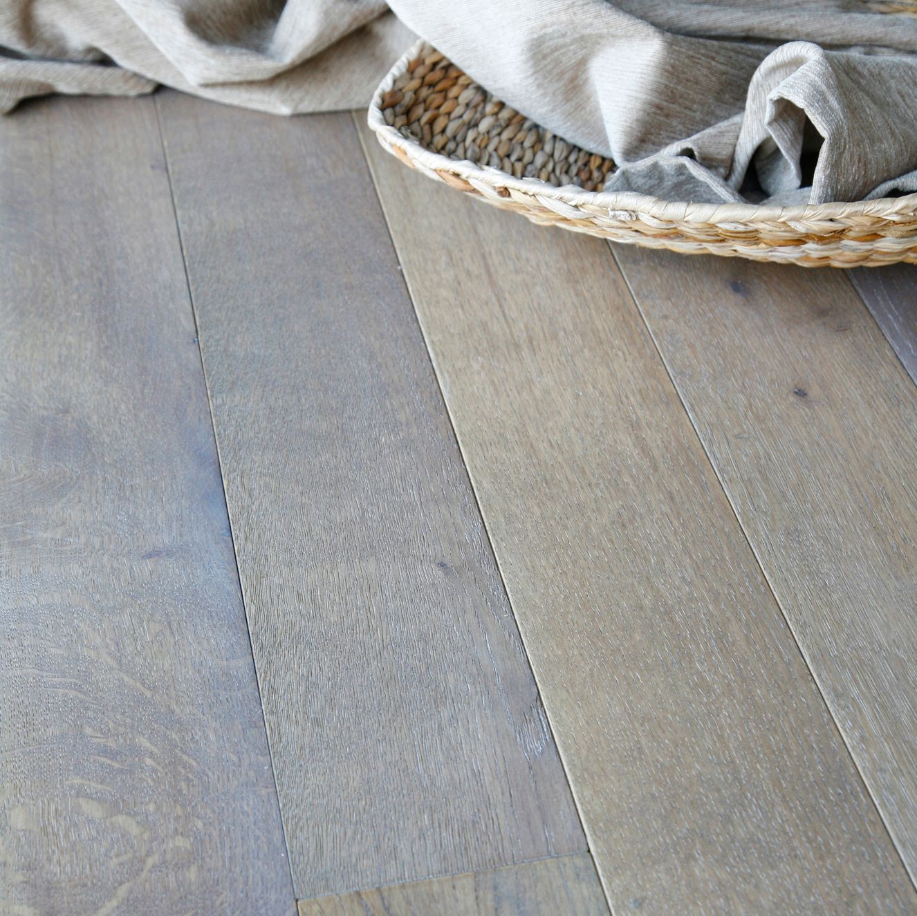 Colours Rondo Dove grey Oak Solid wood flooring, 1.12m²