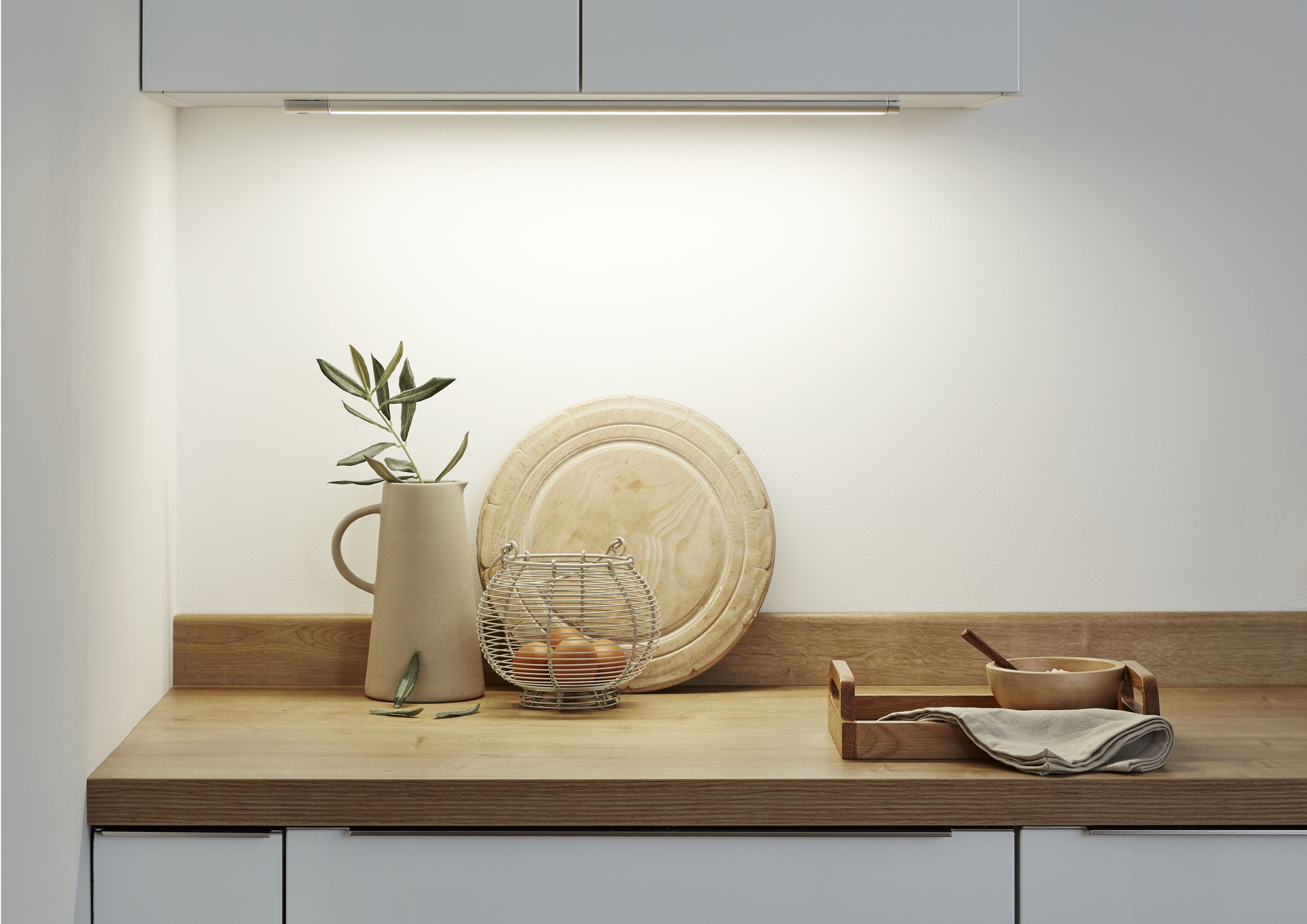 Colours Upha Silver effect Mains-powered LED Under cabinet light - IP20 (W)585mm