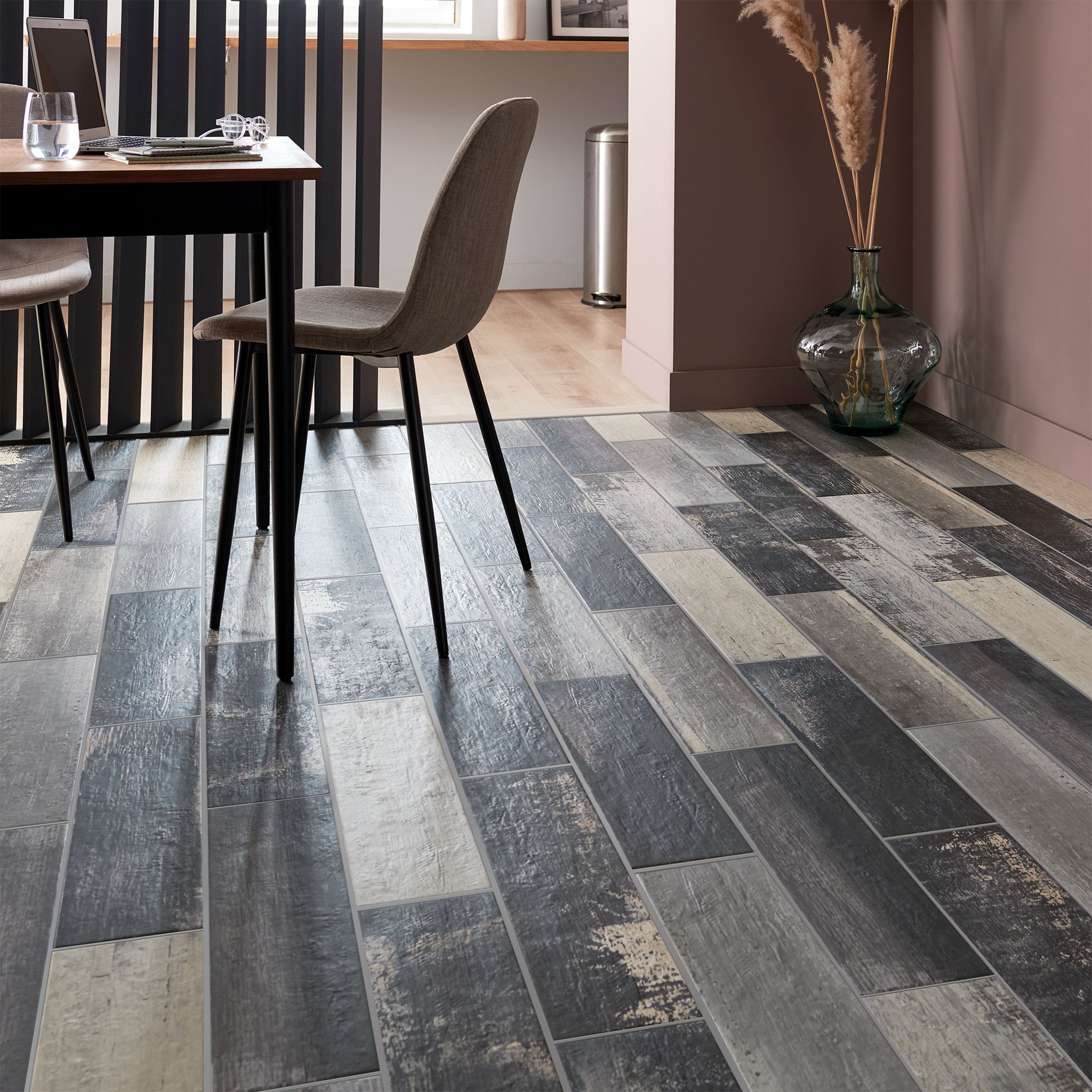 Colours Worn wood Grey Matt Wood effect Textured Porcelain Indoor Wall & floor Tile, Pack of 11, (L)600mm (W)150mm