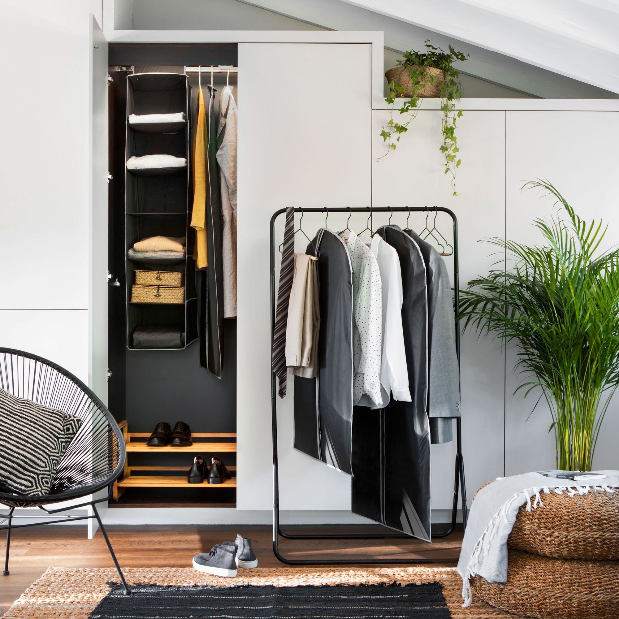 Compactor Black Dress Garment bag