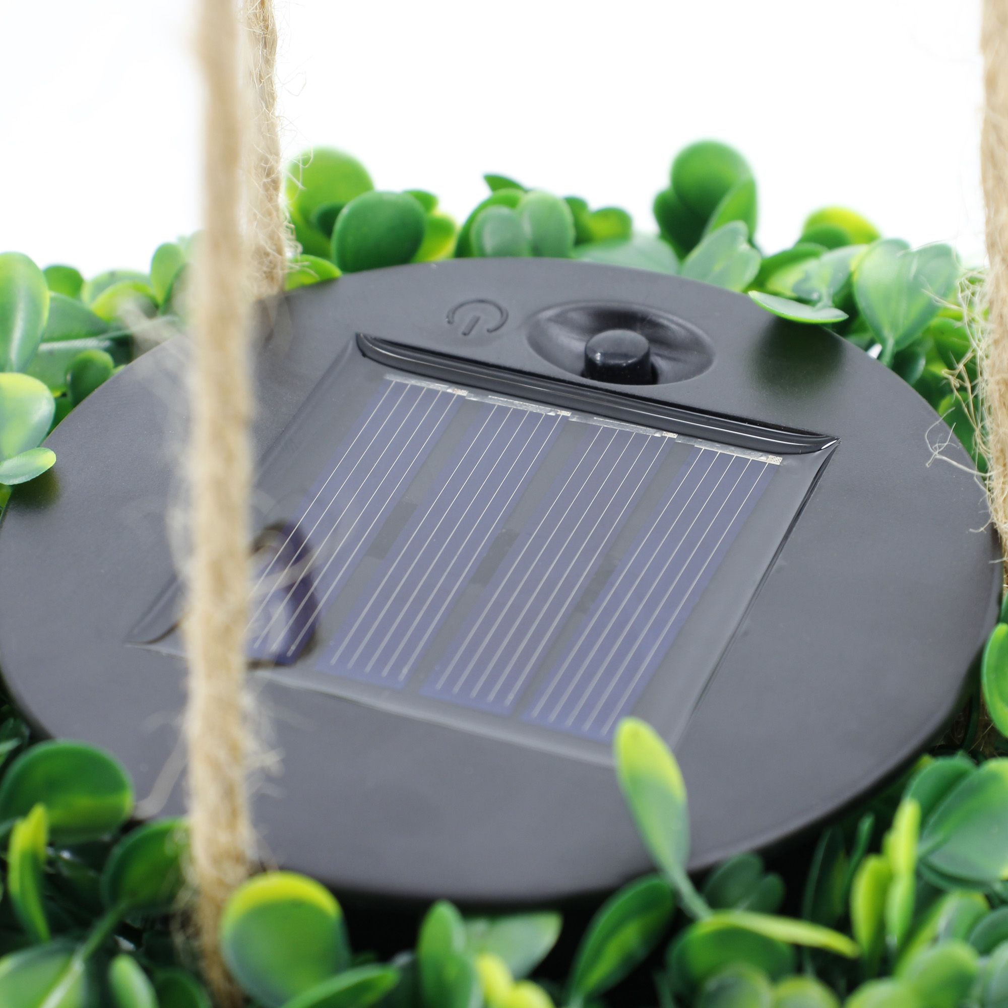 Coogee Green Topiary plastic grass ball Solar-powered Integrated LED Outdoor Pendant lamp