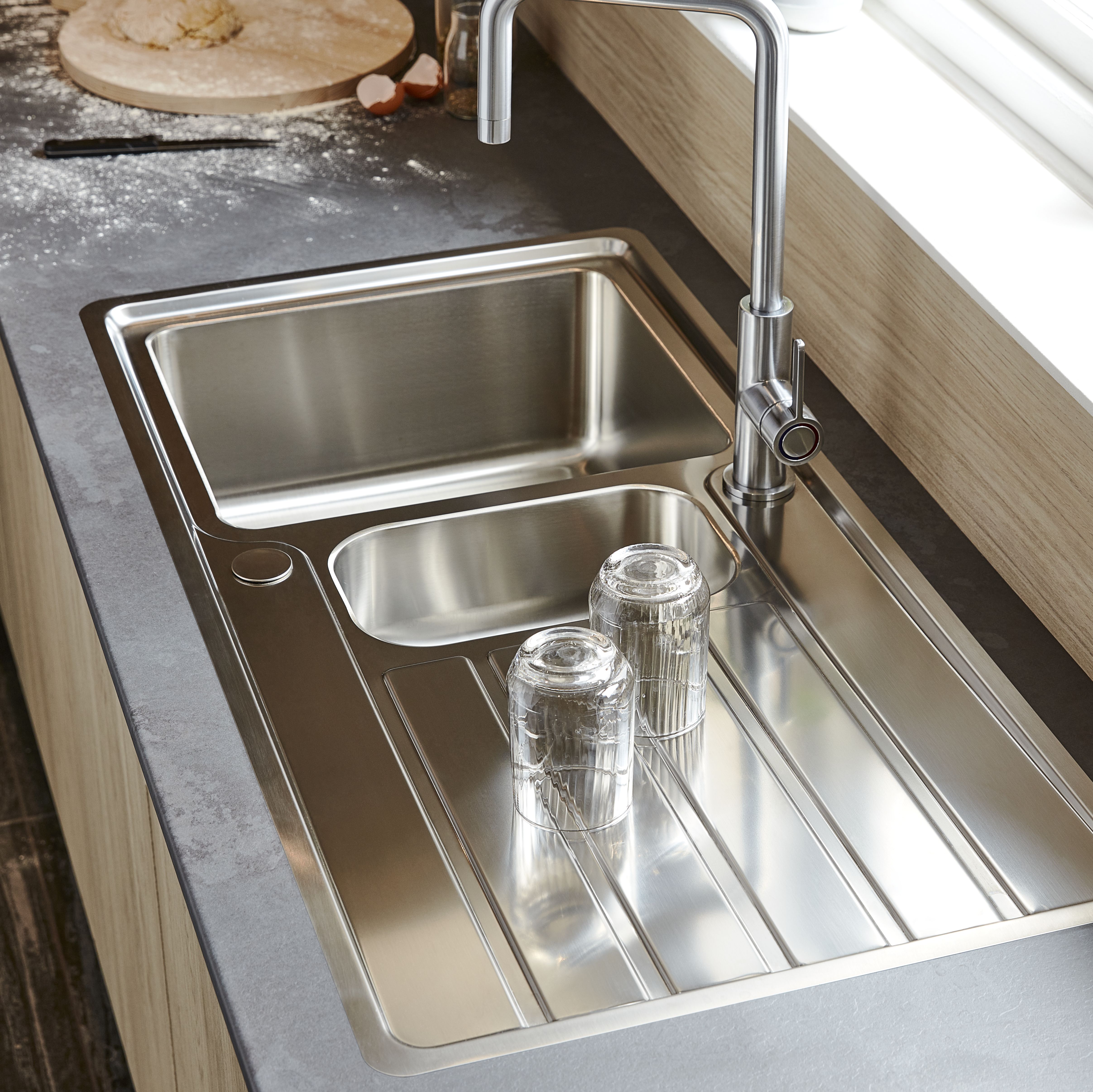 Cooke & Lewis Apollonia Brushed Stainless steel 1.5 Bowl Sink & drainer (W)500mm x (L)1004mm