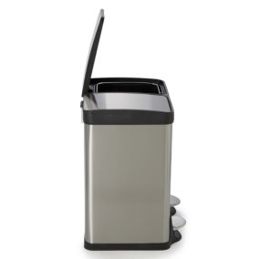 B and shop q dustbin