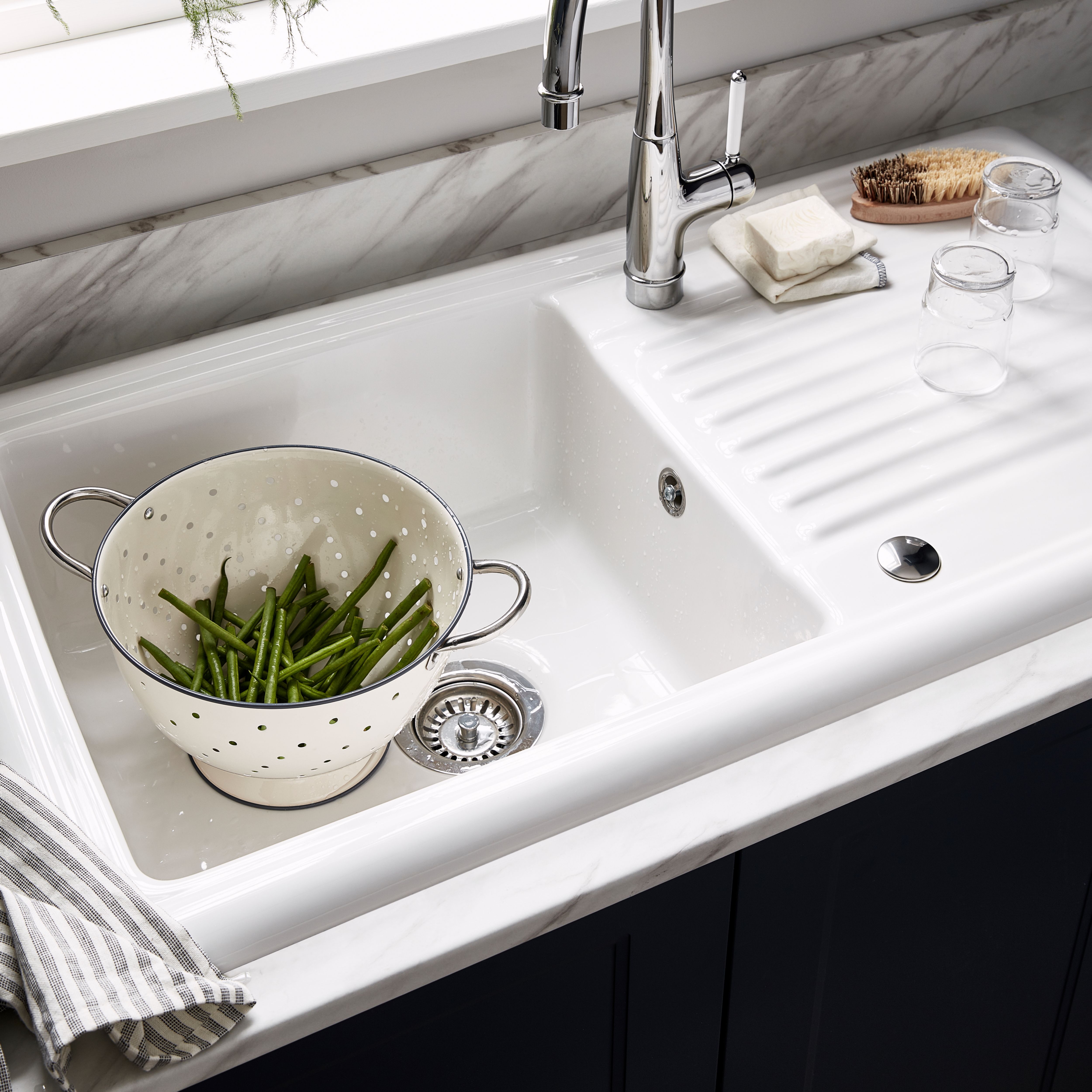 Single bowl sink with drainer hot sale