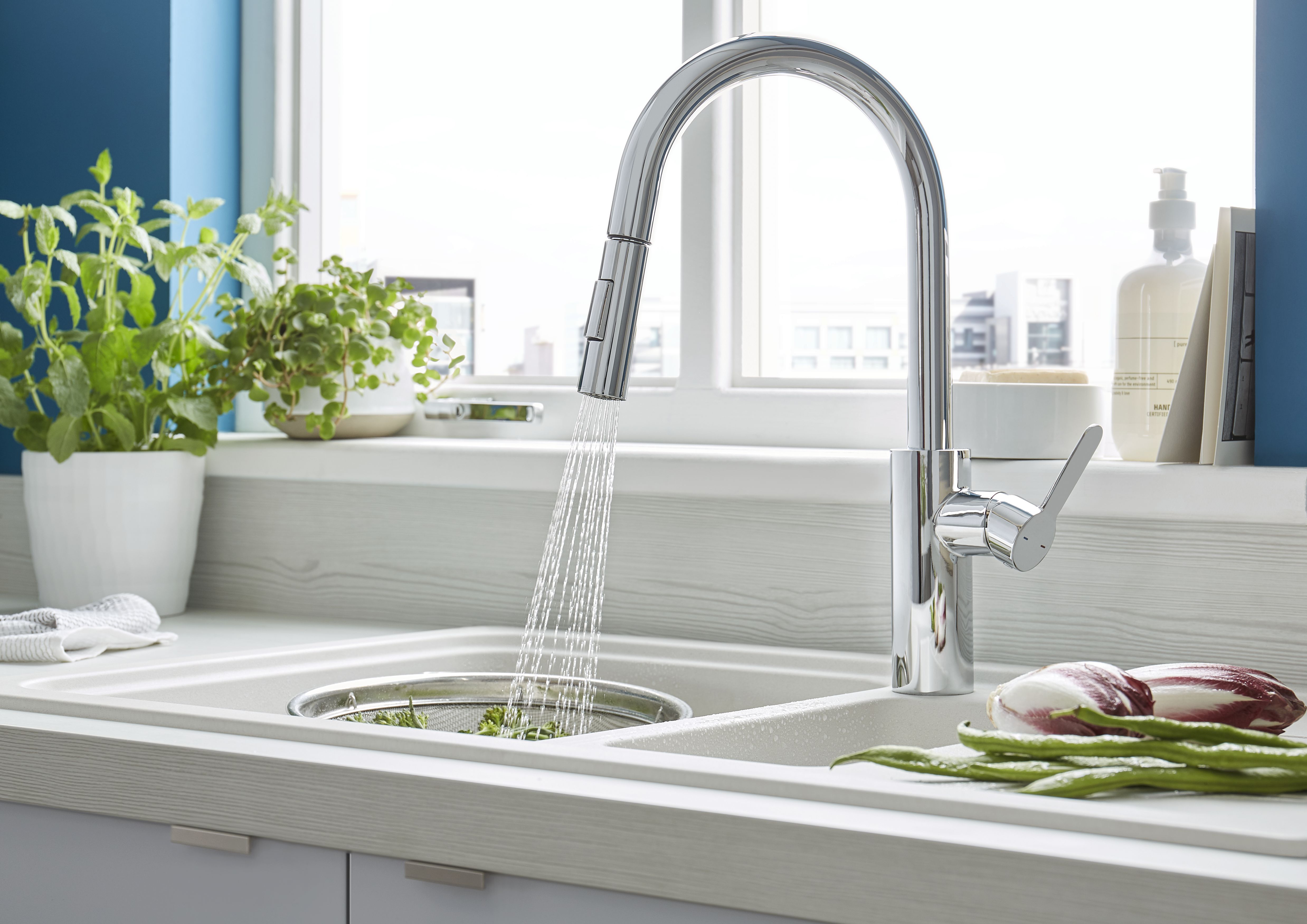 Cooke & Lewis Kareena Chrome effect Kitchen Side lever pull out Tap