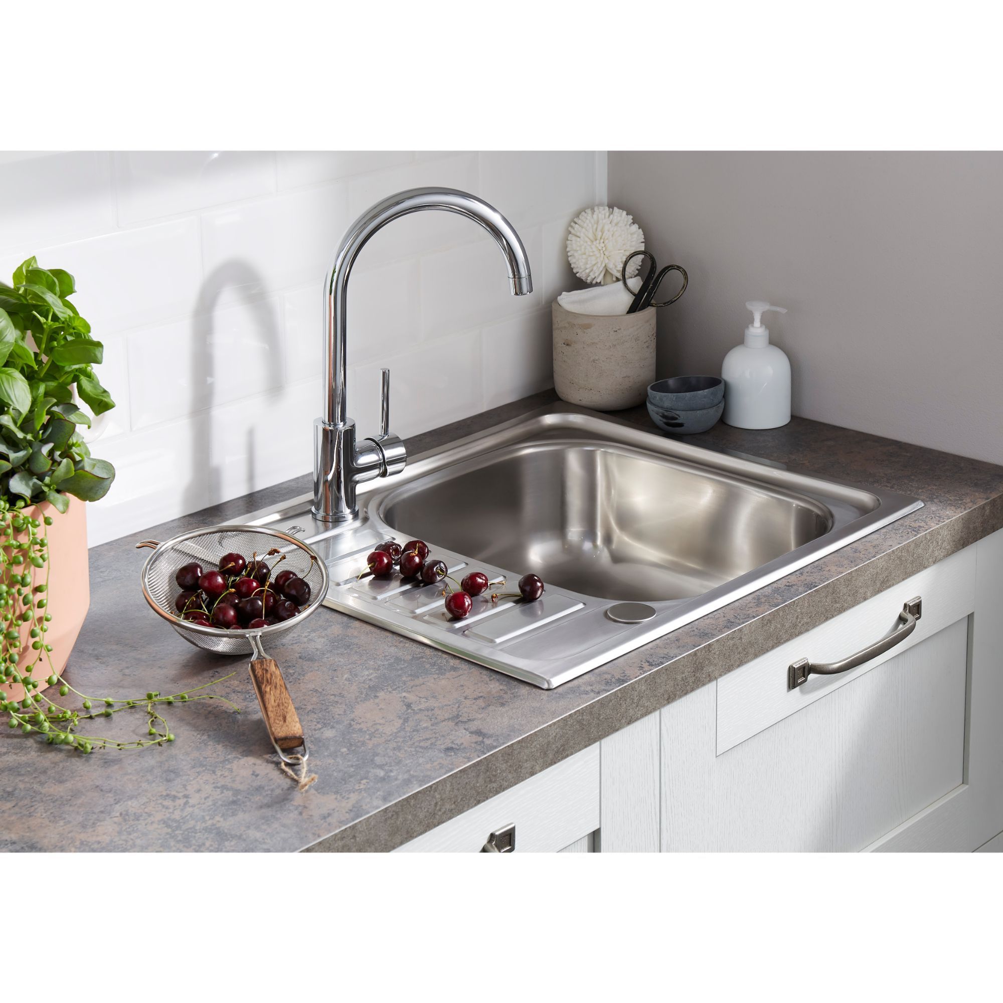Cooke & Lewis Sagan Polished Inox Stainless steel 1 Bowl Sink & drainer (W)500mm x (L)580mm