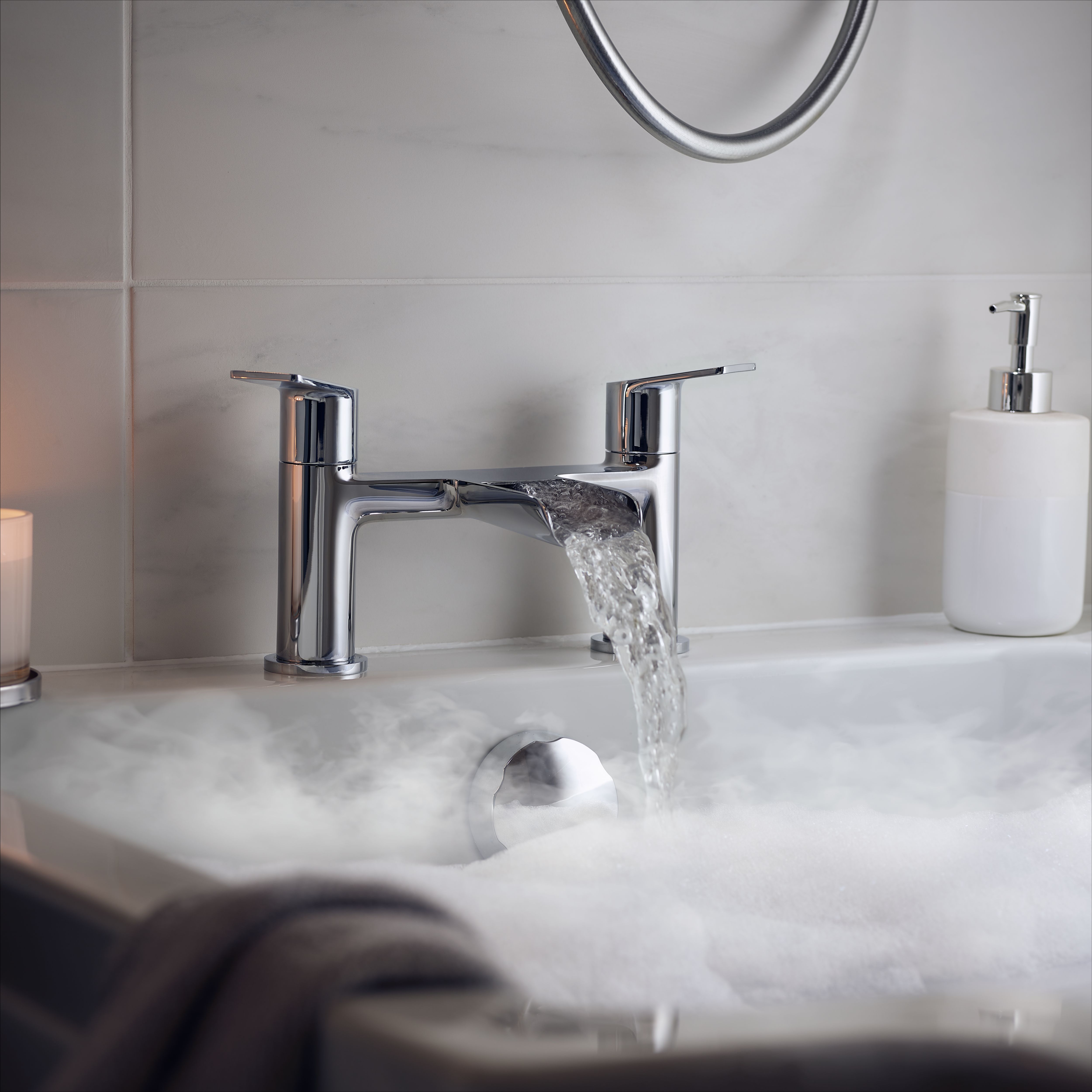 Cooke & Lewis Solarna Gloss White L-shaped Left-handed Shower Bath, panel & screen set (L)1700mm