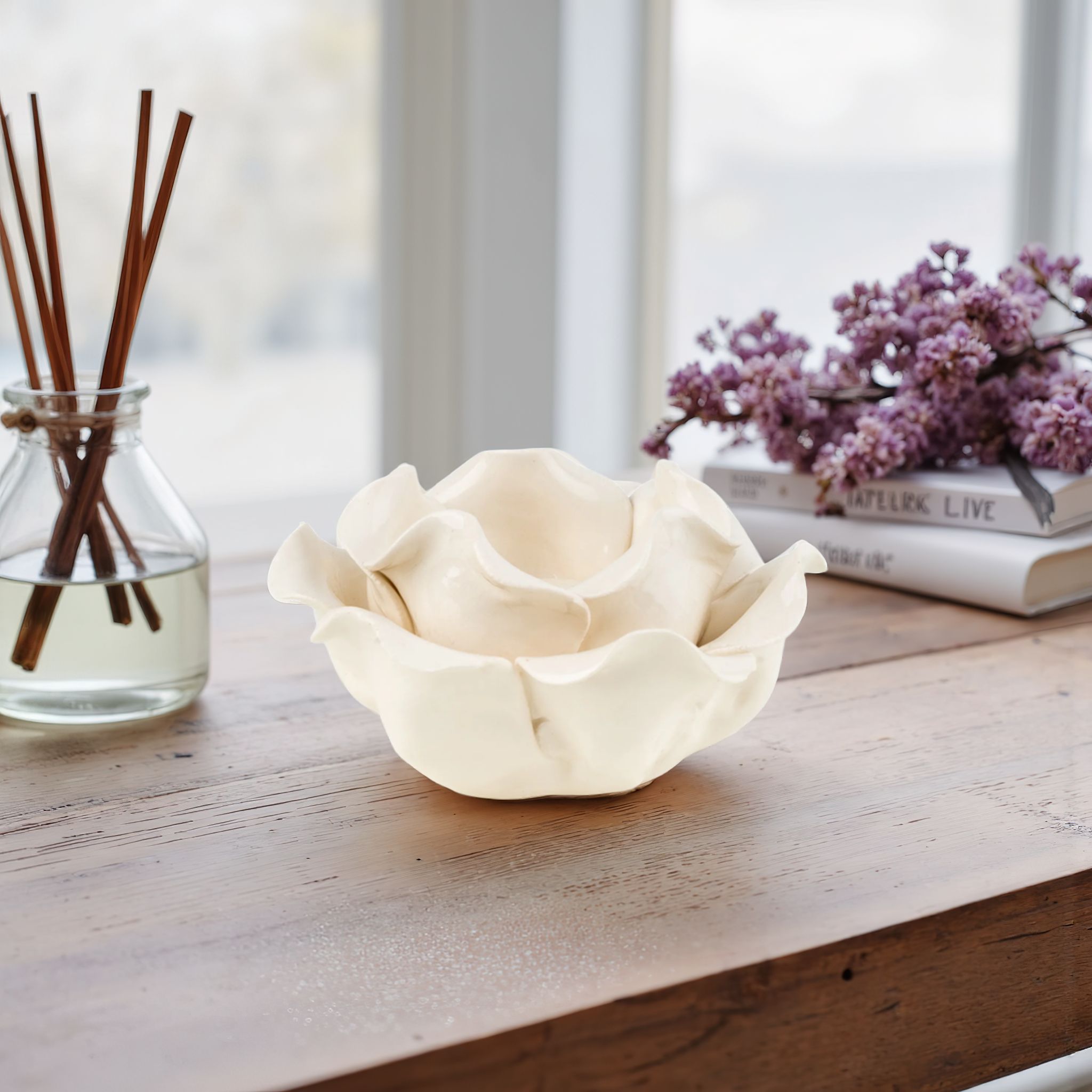 Cream Flower Ceramic Tea light holder