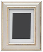 Cream Single Picture frame (H)27cm x (W)22cm