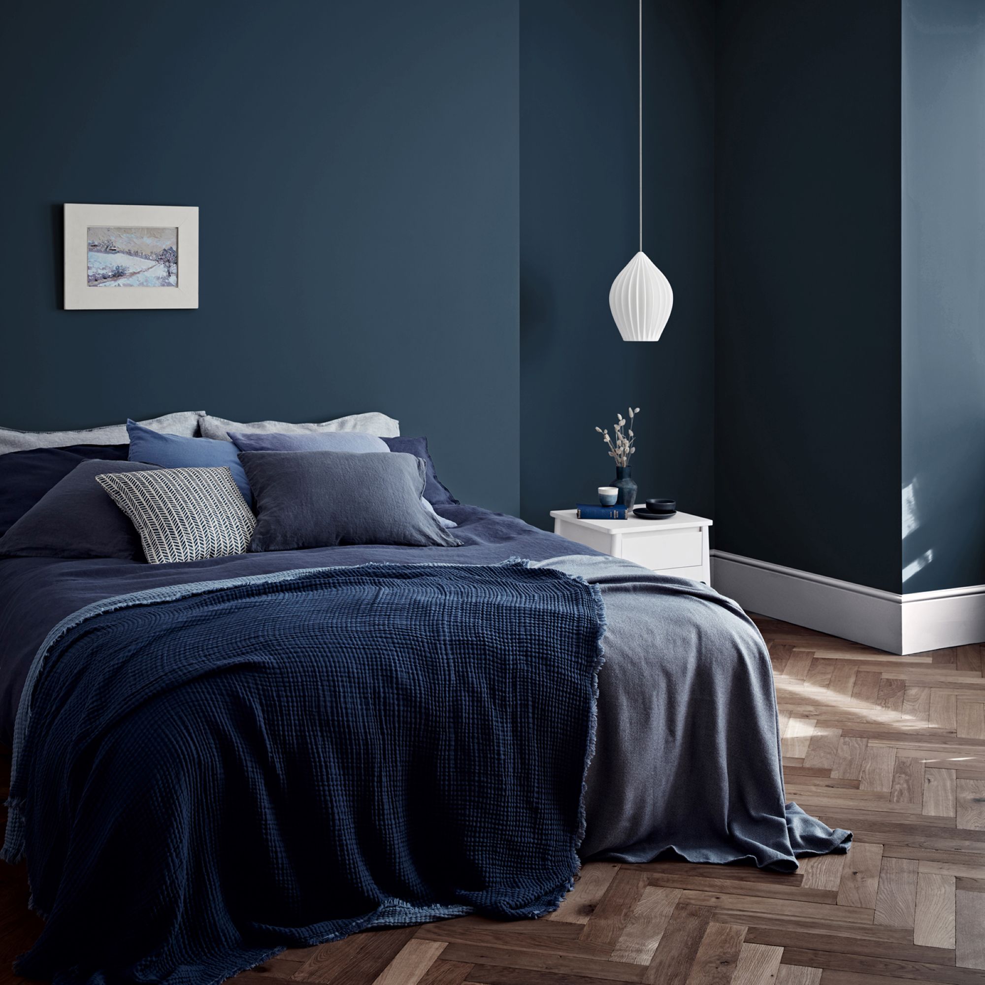 Crown Midnight Navy Matt Wall & ceiling Emulsion paint, 5L