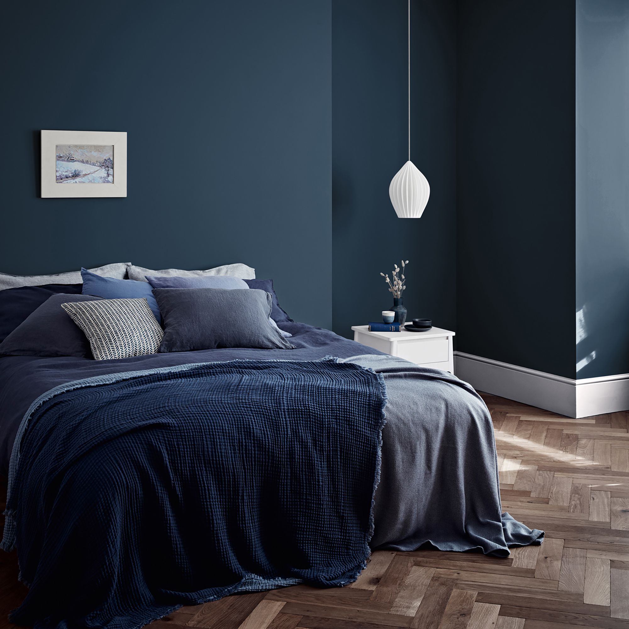 Crown Midnight Navy Mid sheen Emulsion paint, 2.5L