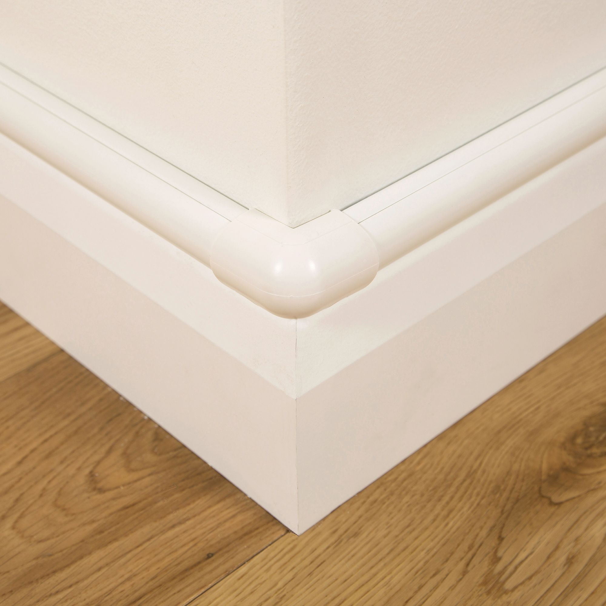 D-Line White 30mm x 15mm External Trunking angle, Pack of 2