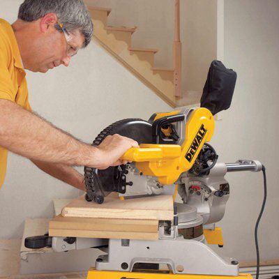 DeWalt 1675W 240V 250mm Corded Sliding mitre saw DW717XPS-GB