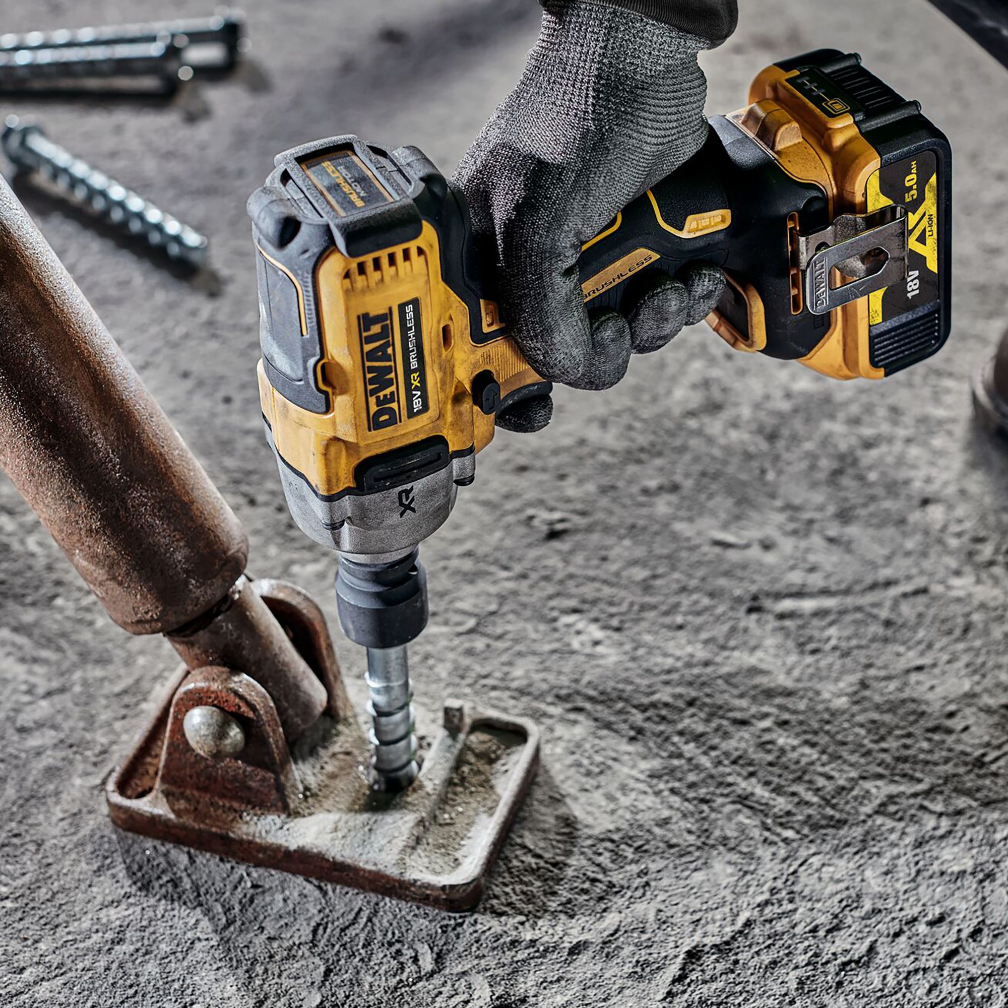 DeWalt 18V Li-ion Brushed Cordless Impact wrench (2 x 5Ah