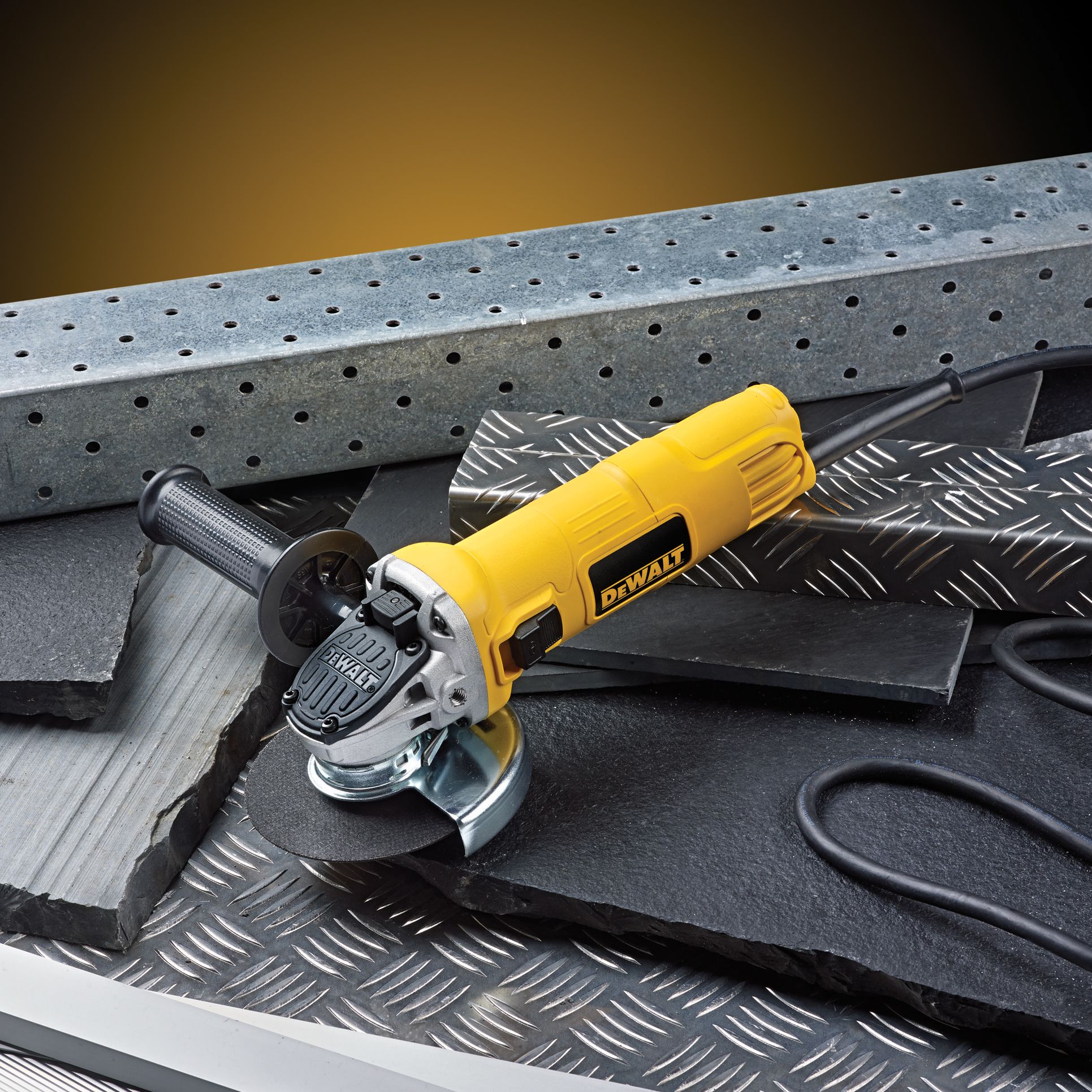 DeWalt 800W 110V 115mm Corded Angle grinder - DWE4050-LX