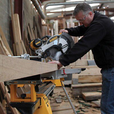 DeWalt 960W 240V 305mm Corded Sliding mitre saw DWS780 GB